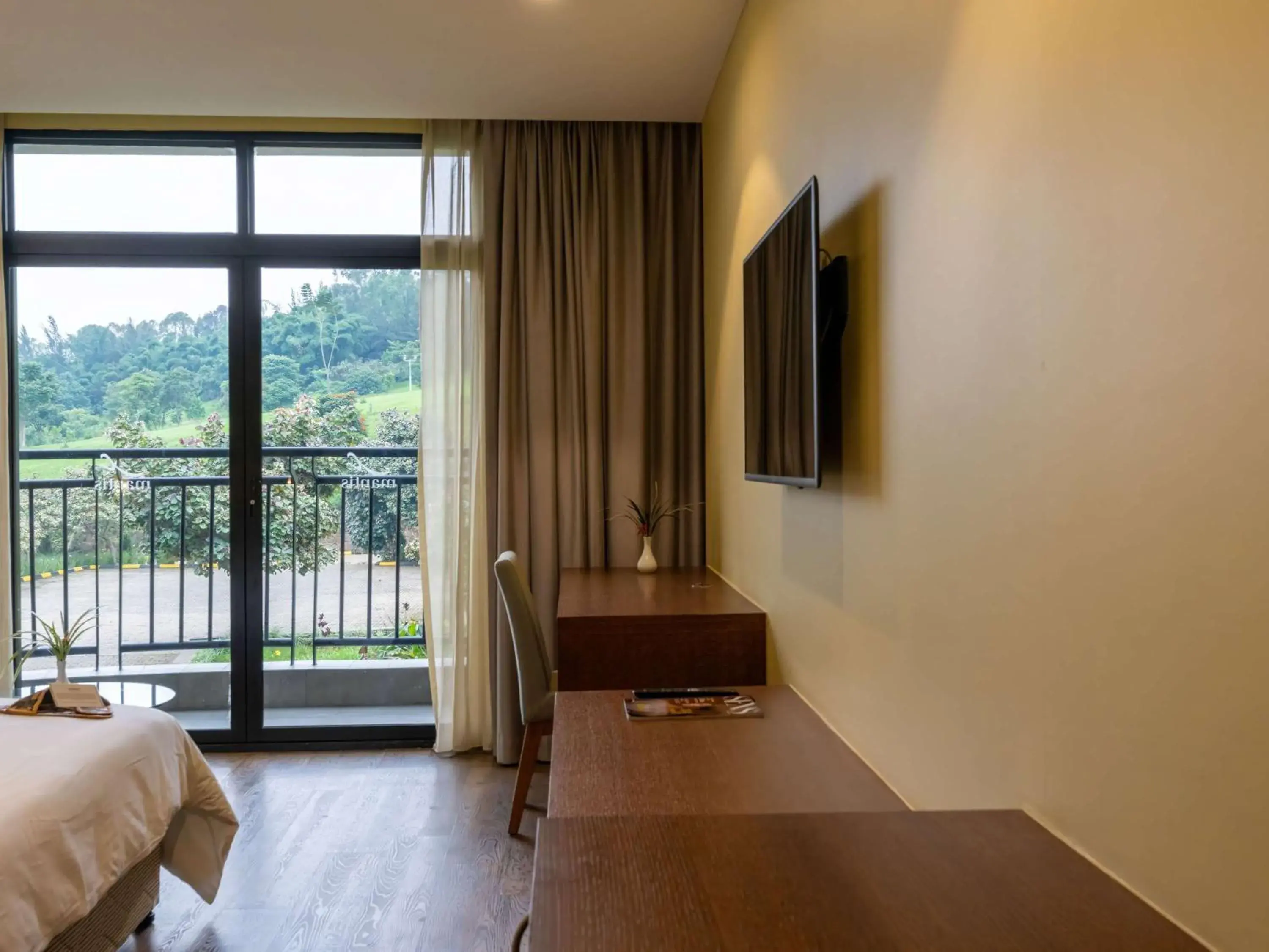 Standard Room with Lake View in Mantis Kivu Marina Bay Hotel Standard Room with Lake View in Mantis Kivu Marina Bay Hotel