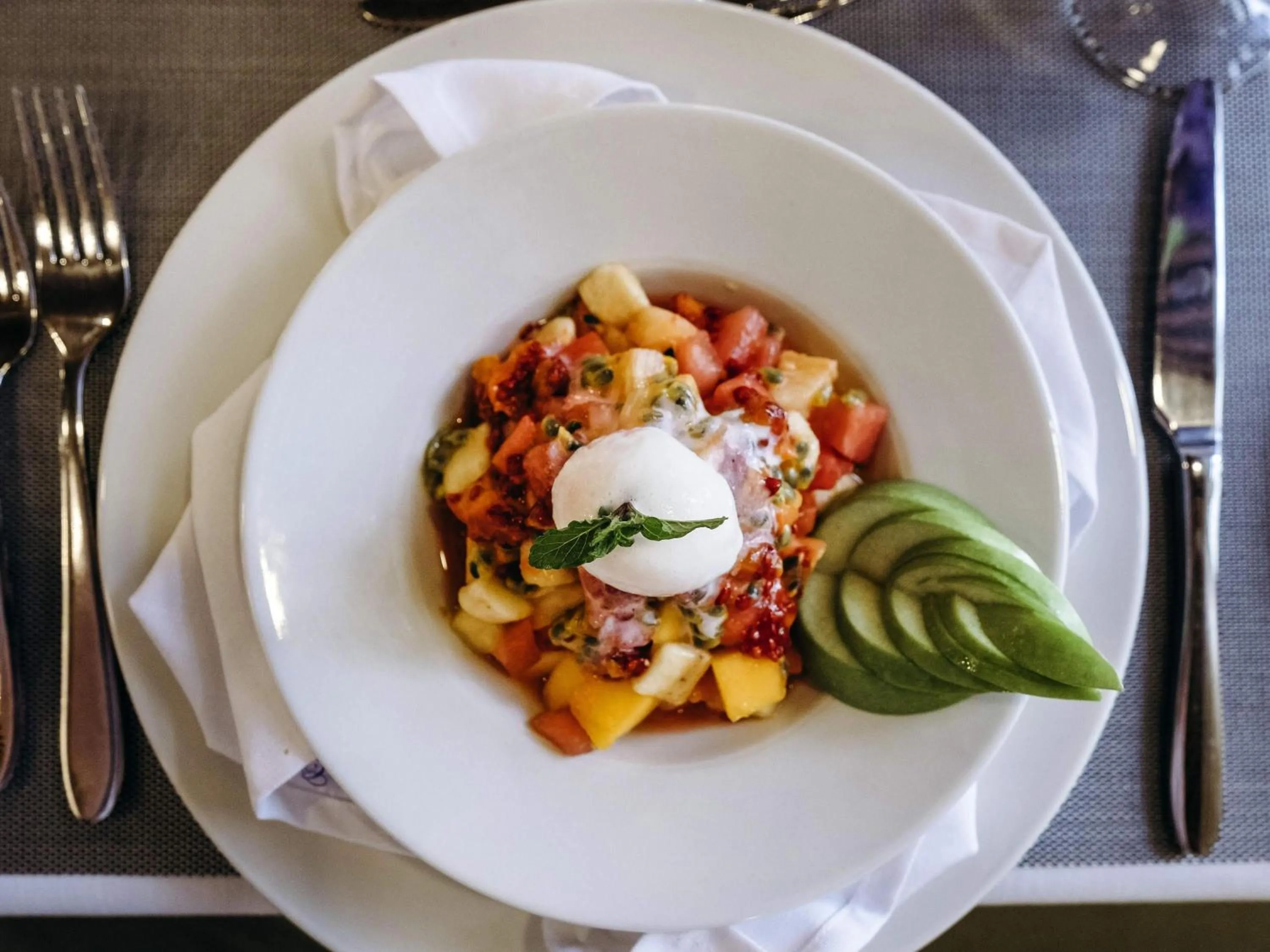 Restaurant/places to eat in Mantis Kivu Marina Bay Hotel