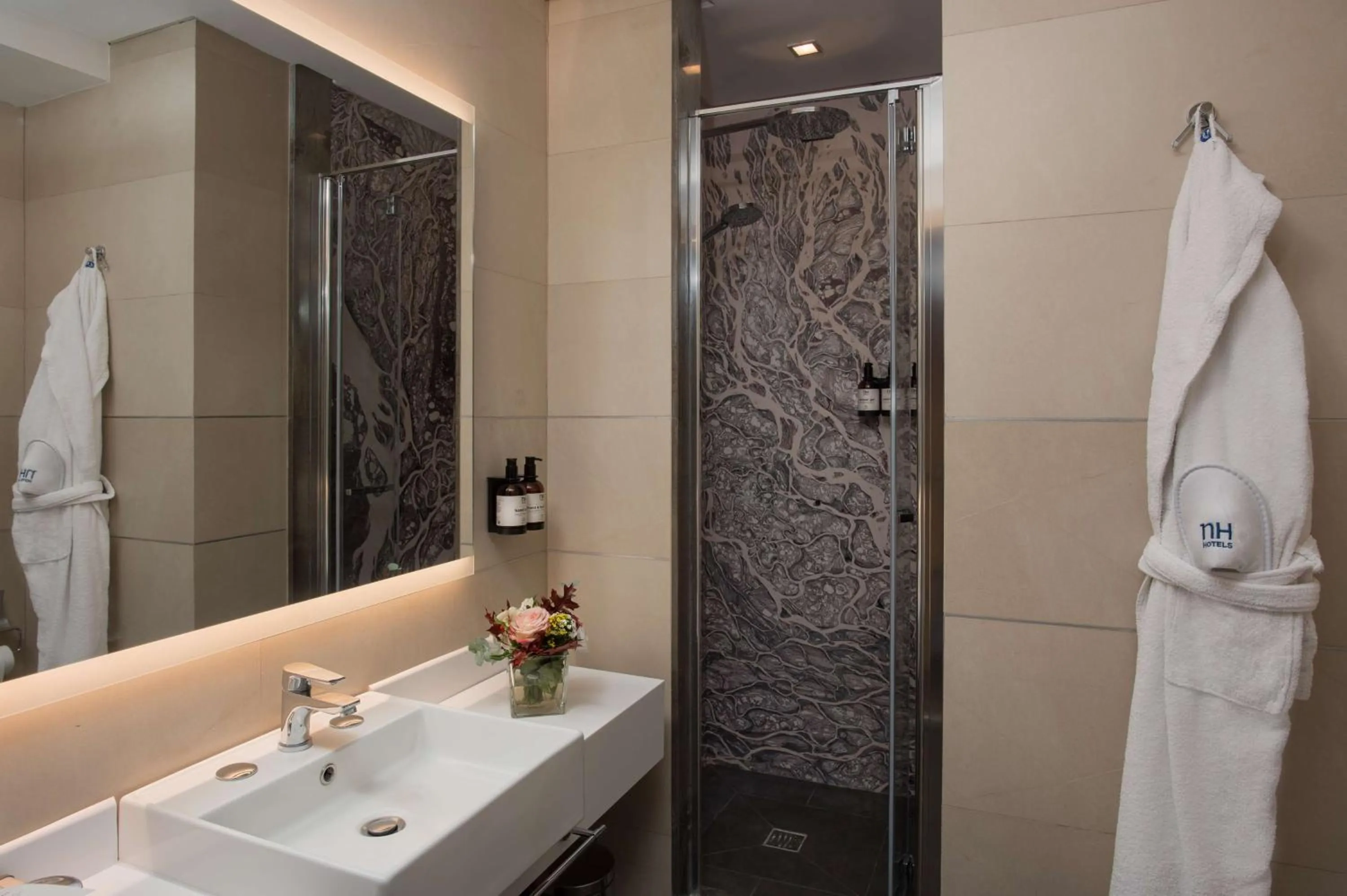 Bathroom in NH Catania Centro