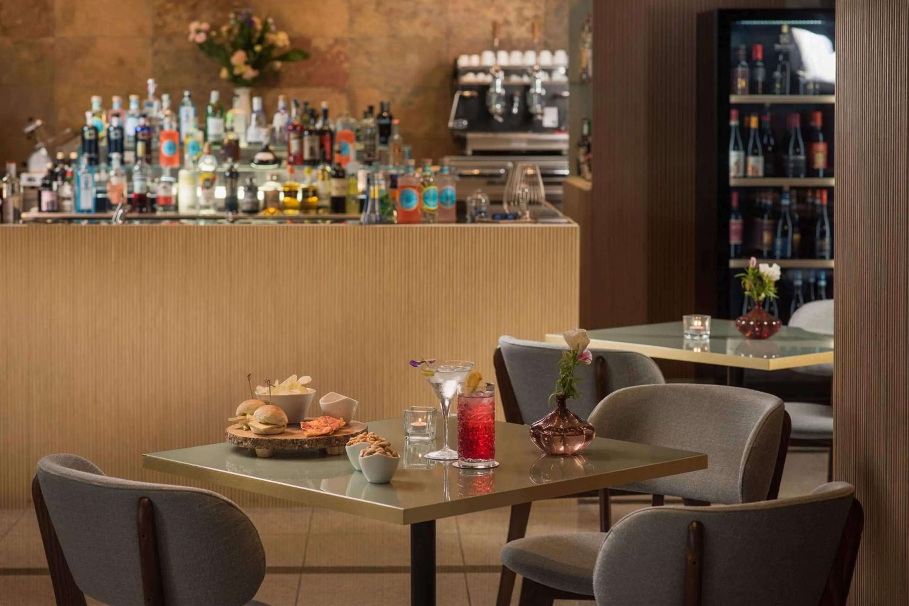 Lounge or bar in NH Catania Centro