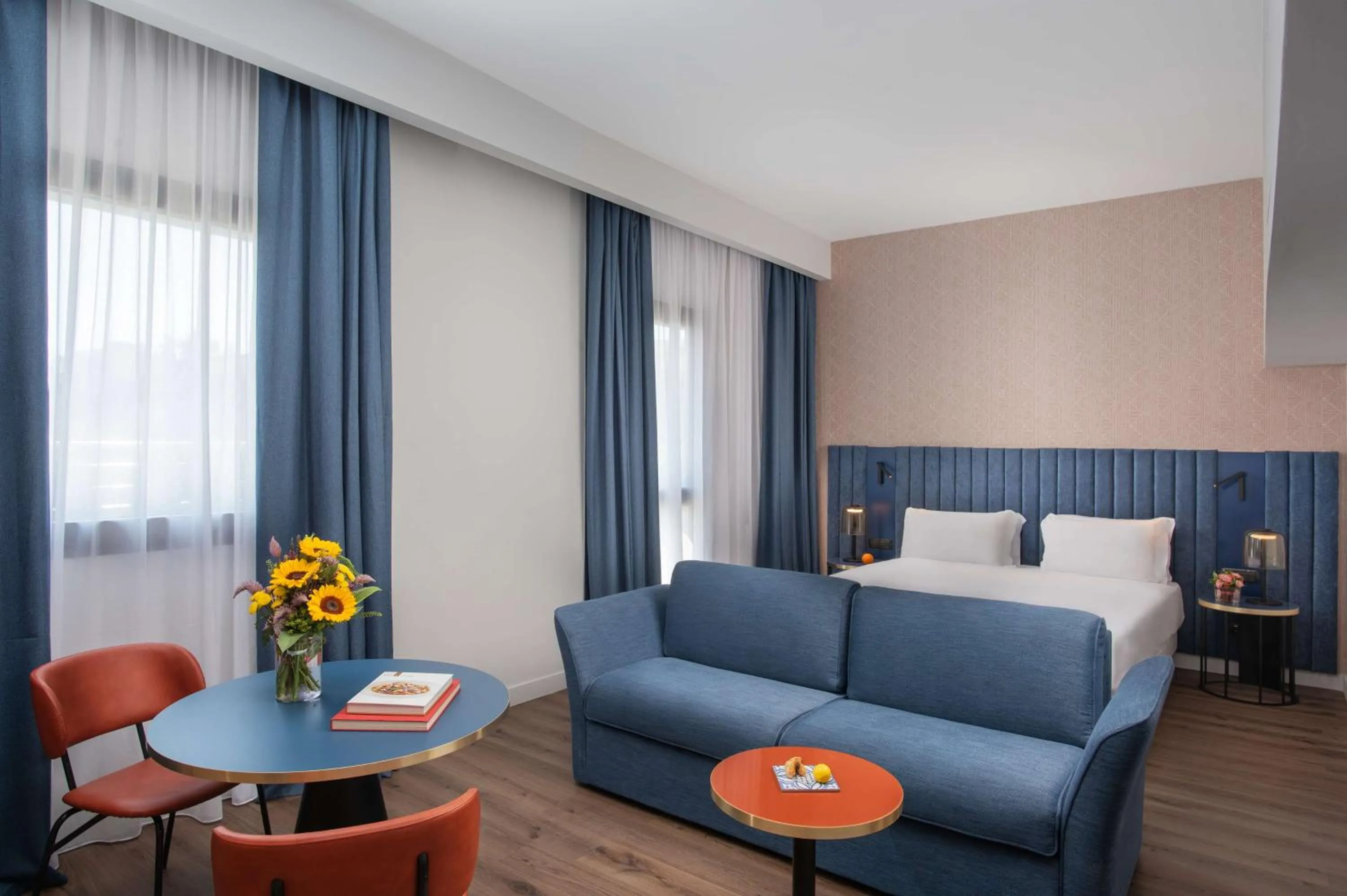 Photo of the whole room, Bed in NH Catania Centro