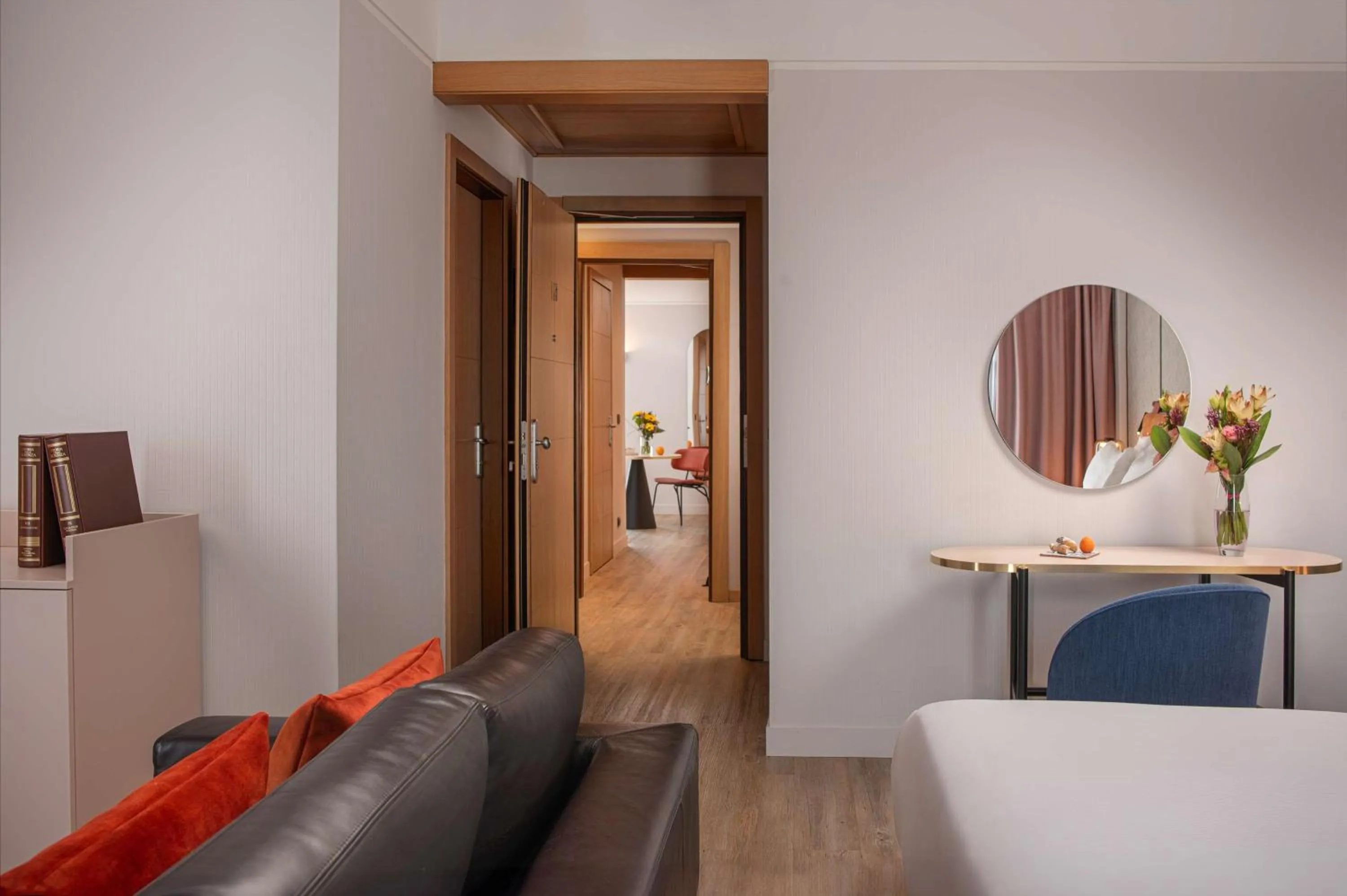 Photo of the whole room in NH Catania Centro