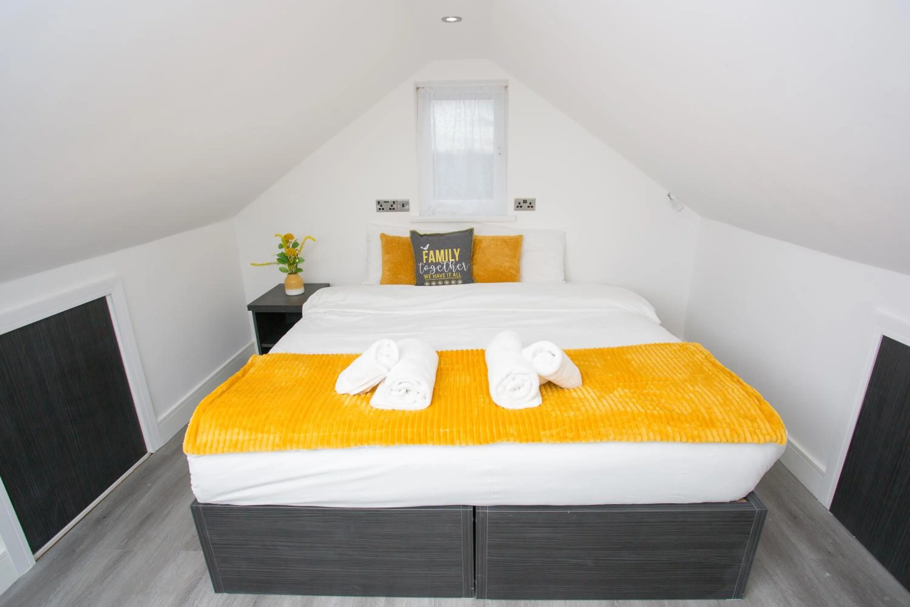 Bed in Legoland Heathrow Windsor Apartment Hotel