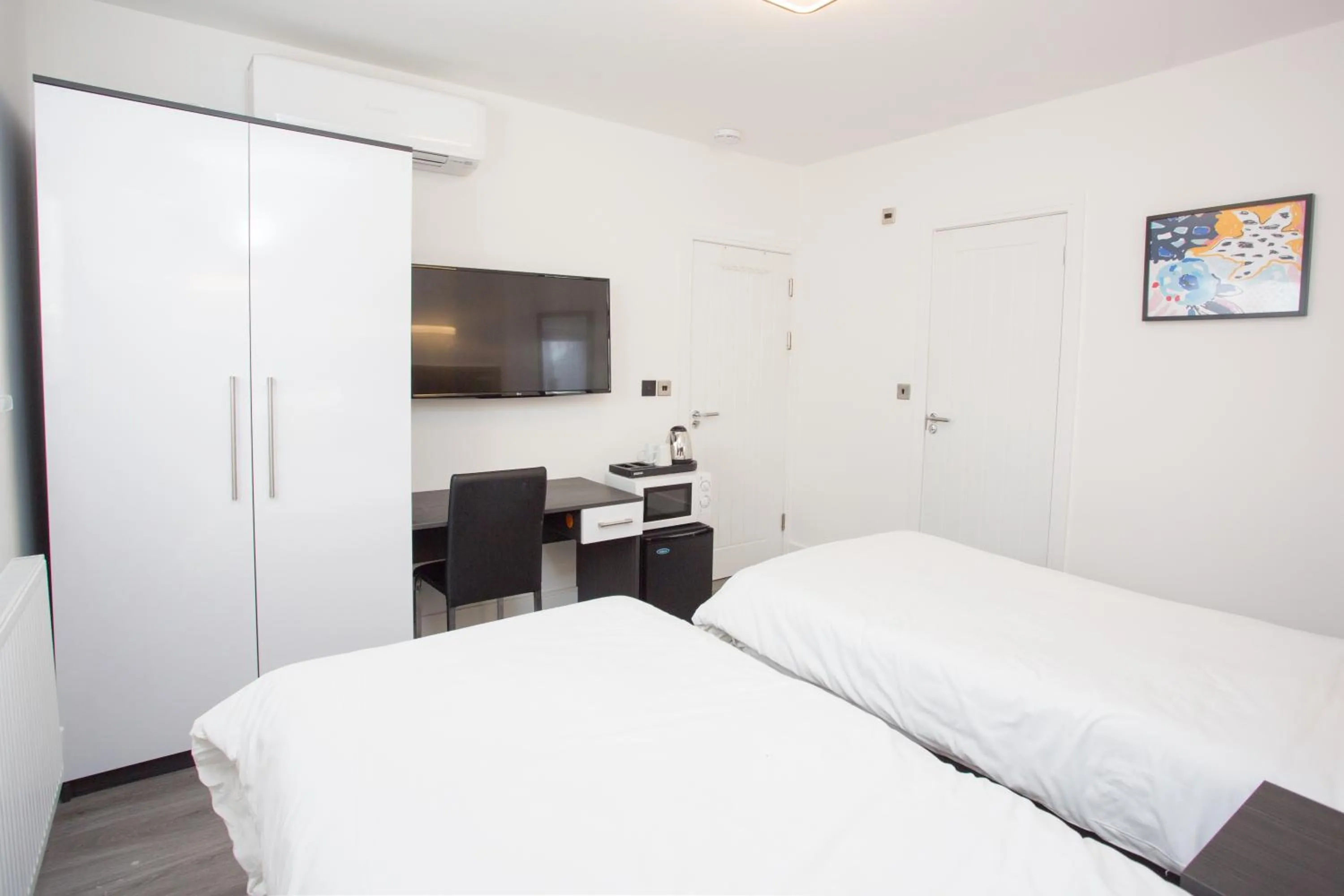 Bed in Legoland Heathrow Windsor Apartment Hotel