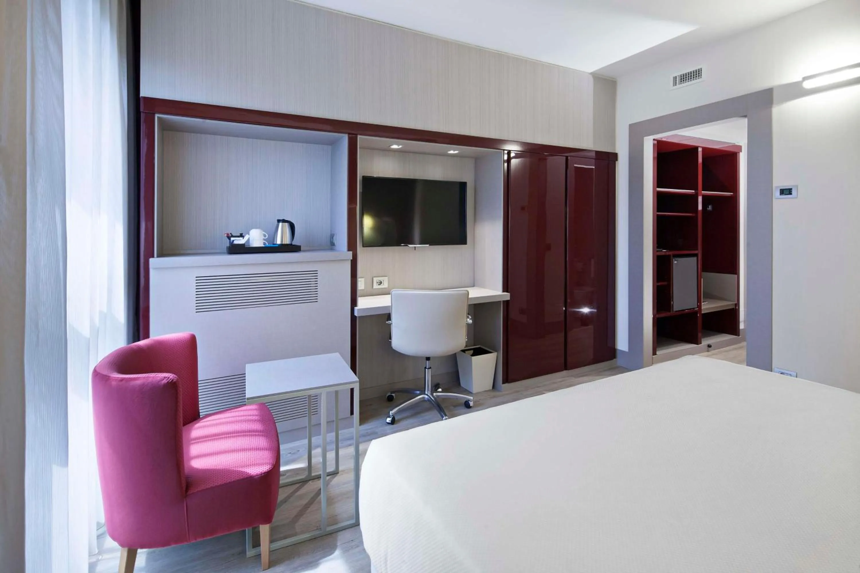 Bedroom, Bed in NH Milano Congress Centre