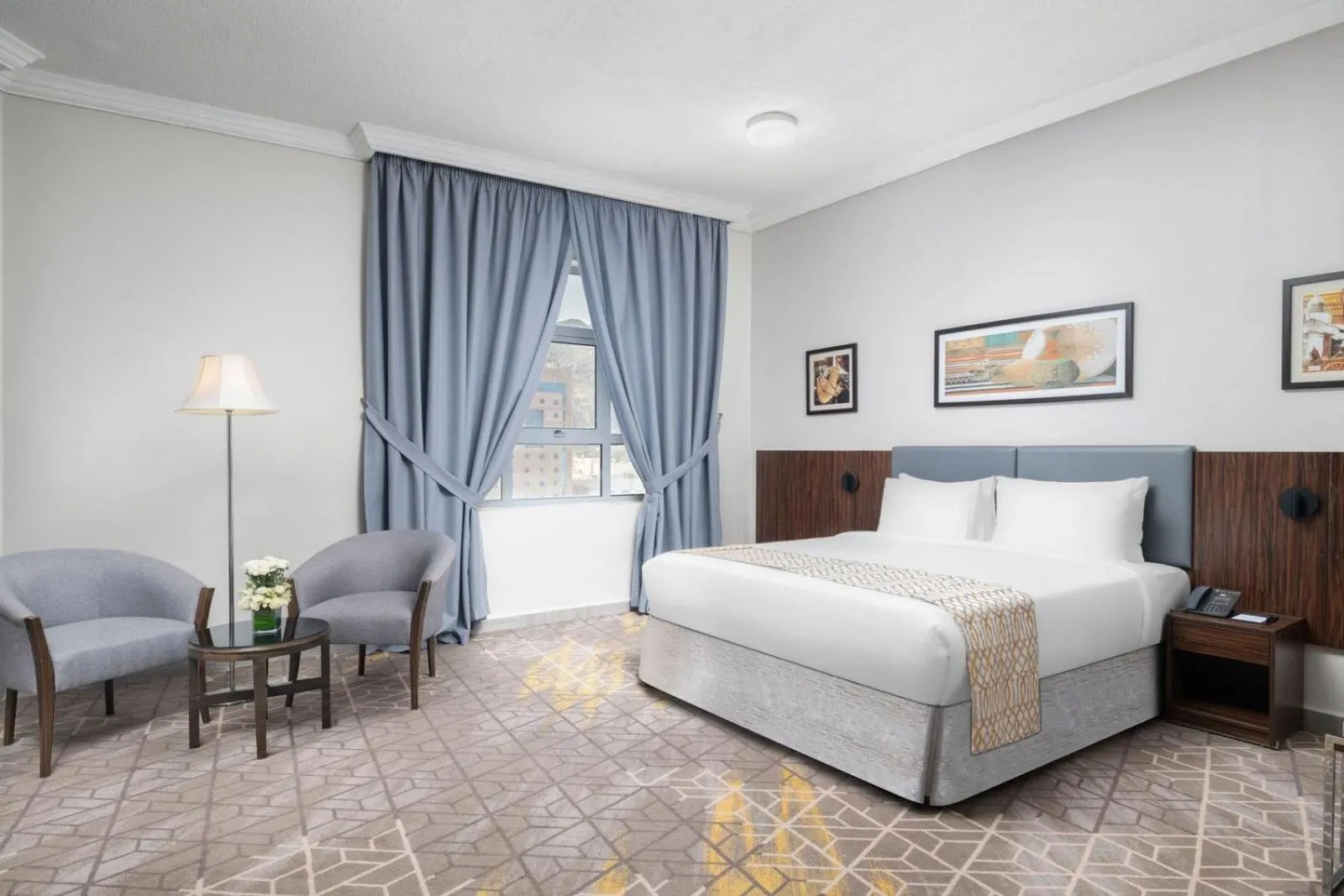 Bed in Elaf Bakkah Hotel