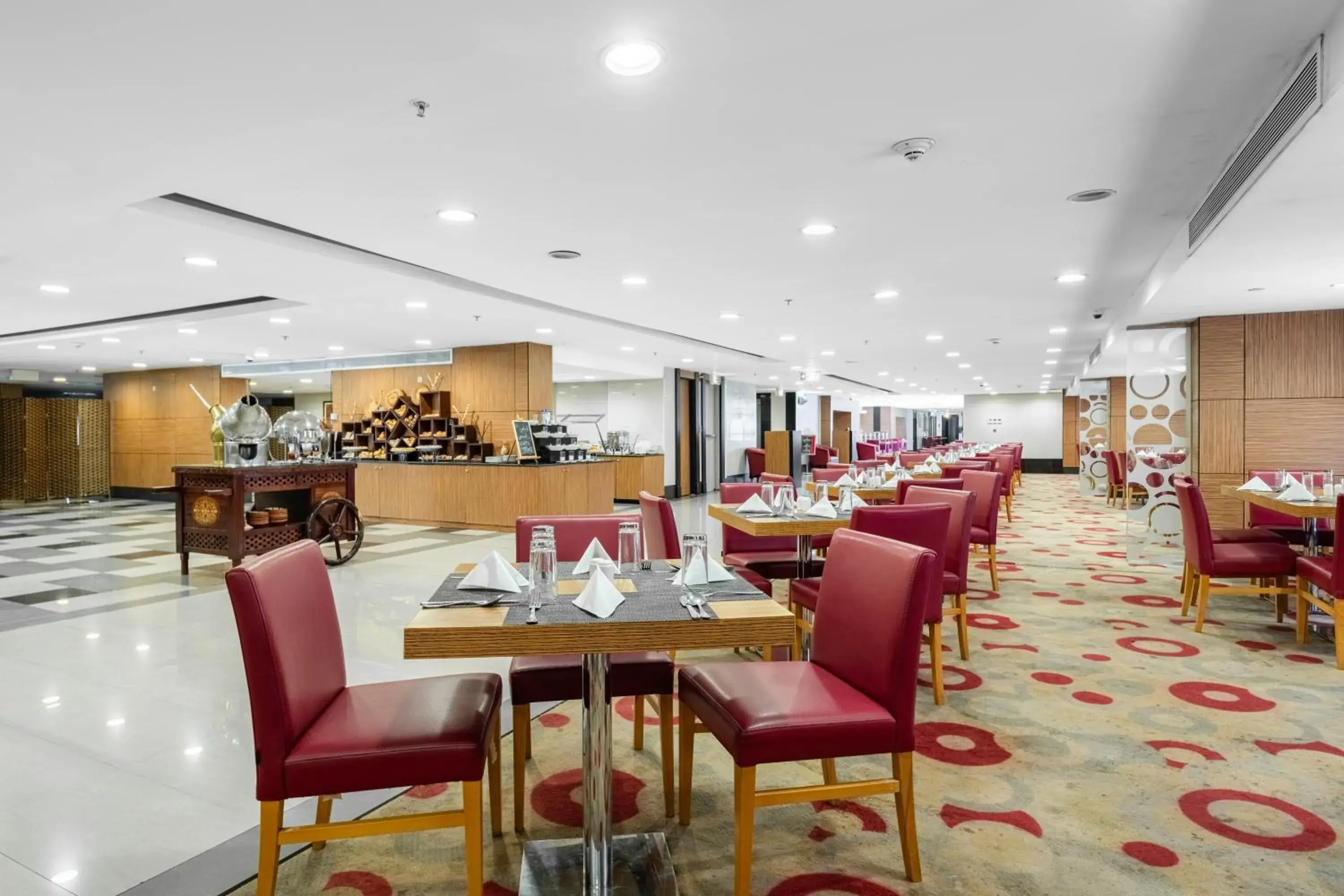 Restaurant/places to eat in Elaf Bakkah Hotel Restaurant/places to eat in Elaf Bakkah Hotel