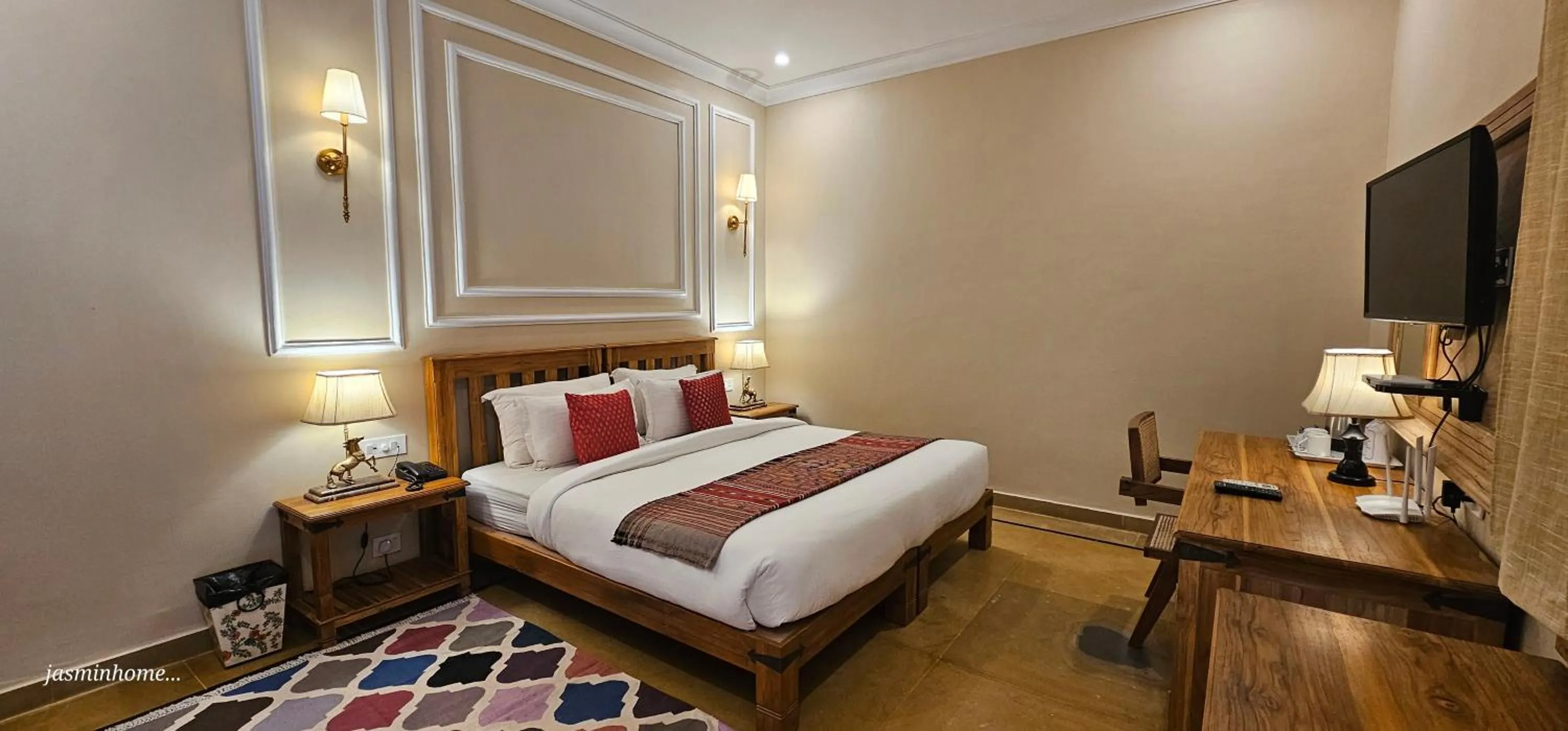 Bed in Hotel Jasmin Haveli