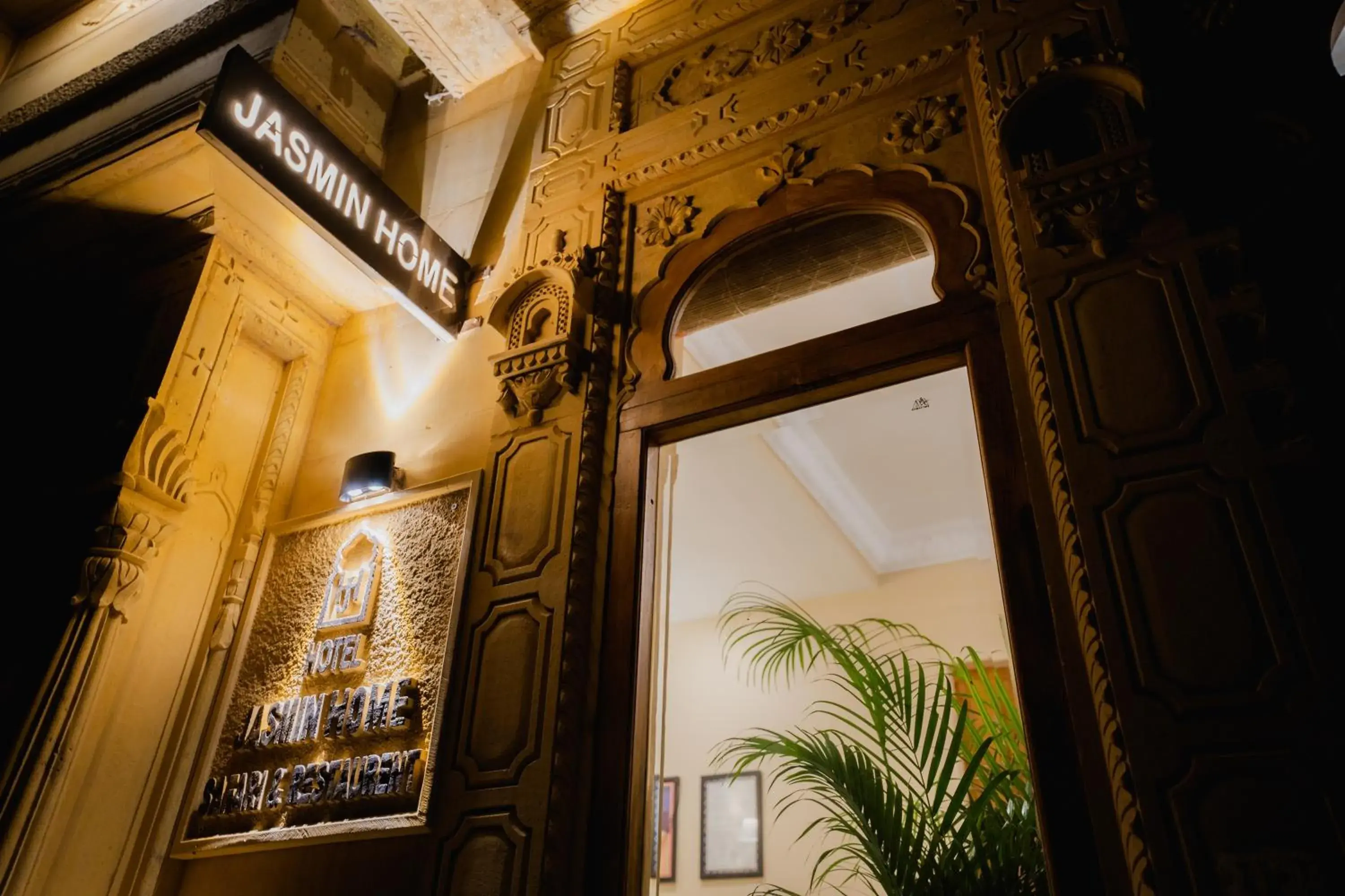 Property building in Hotel Jasmin Haveli Property building in Hotel Jasmin Haveli