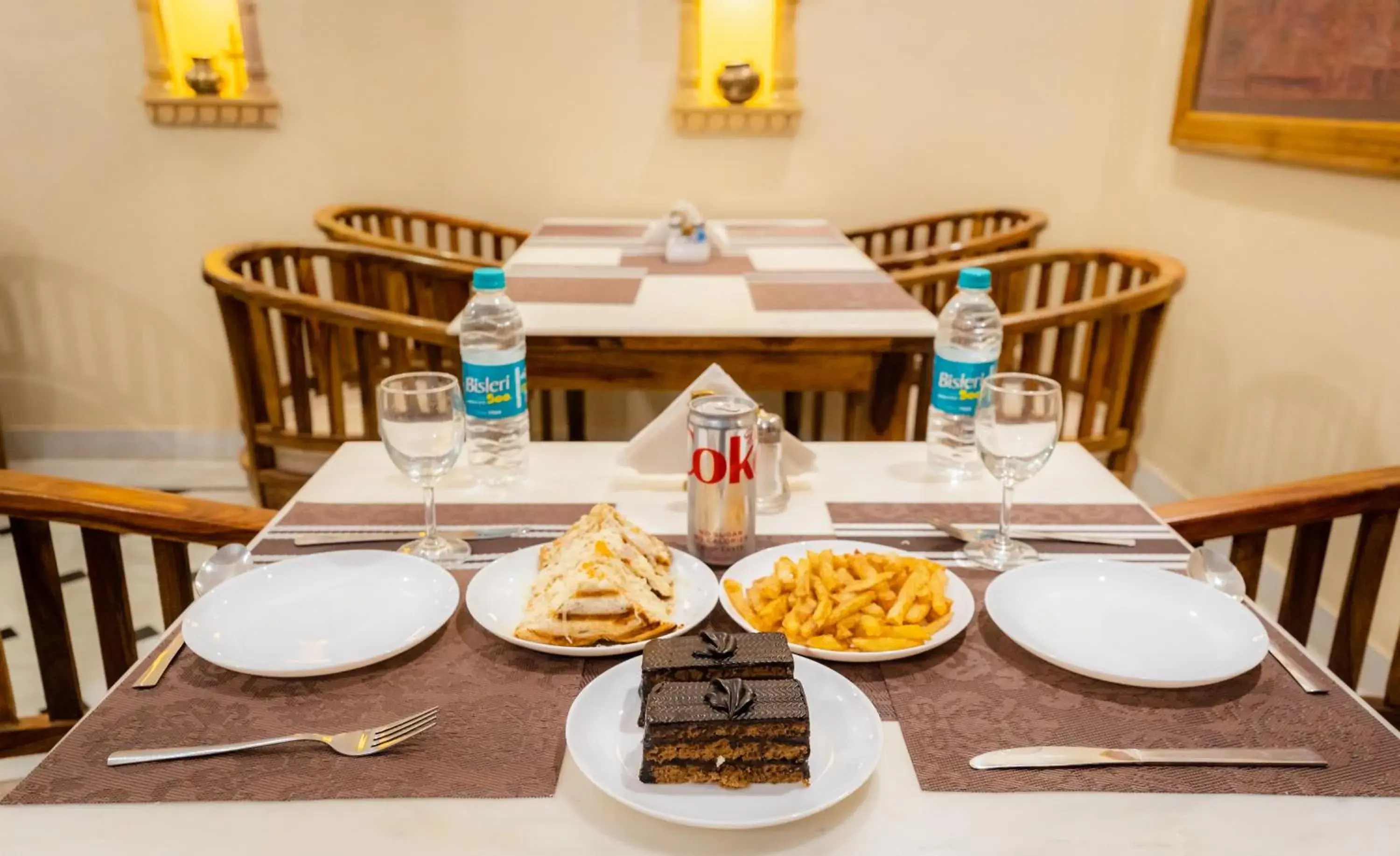 Food and drinks in Hotel Jasmin Haveli Food and drinks in Hotel Jasmin Haveli