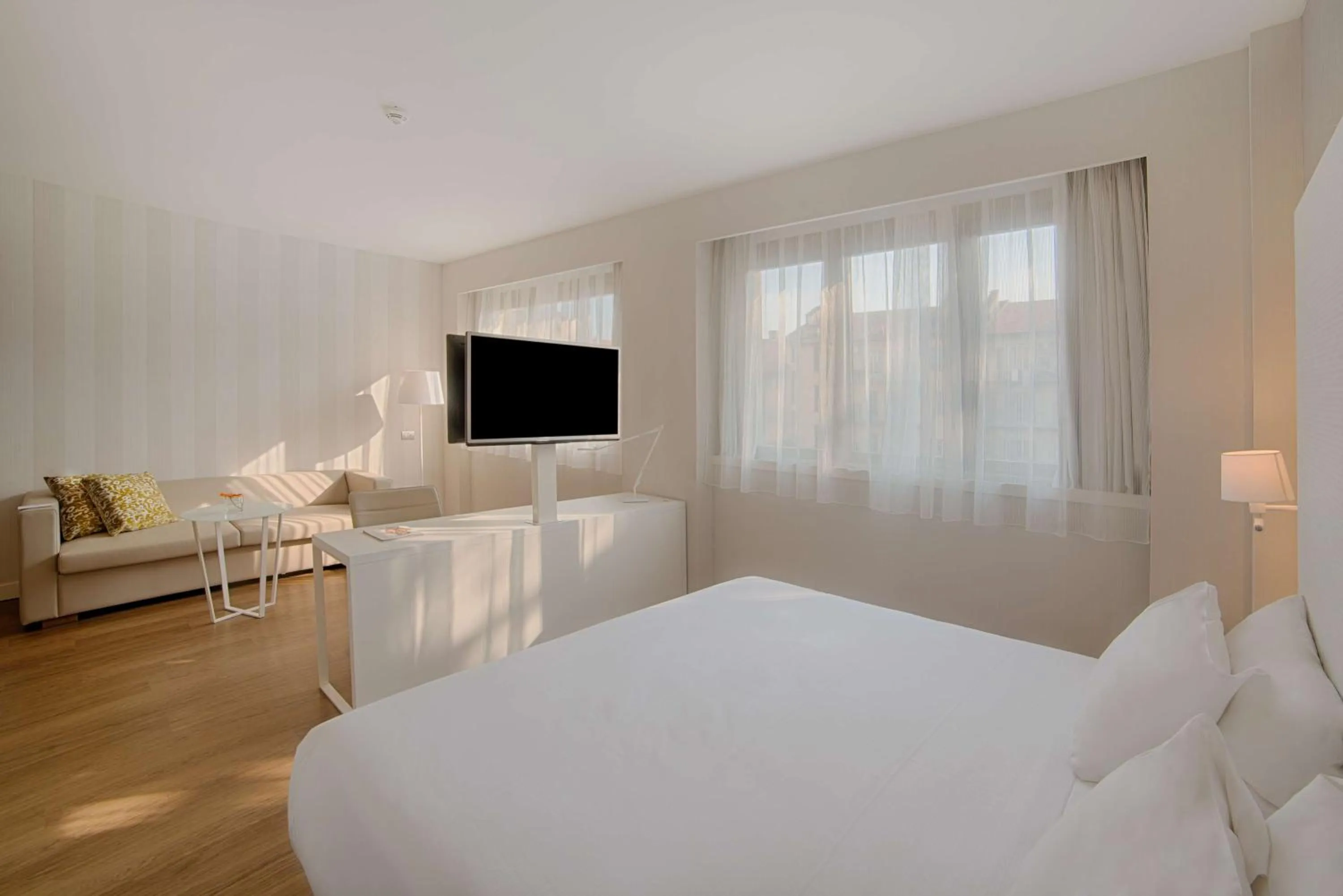 TV and multimedia, Bed in NH Torino Centro