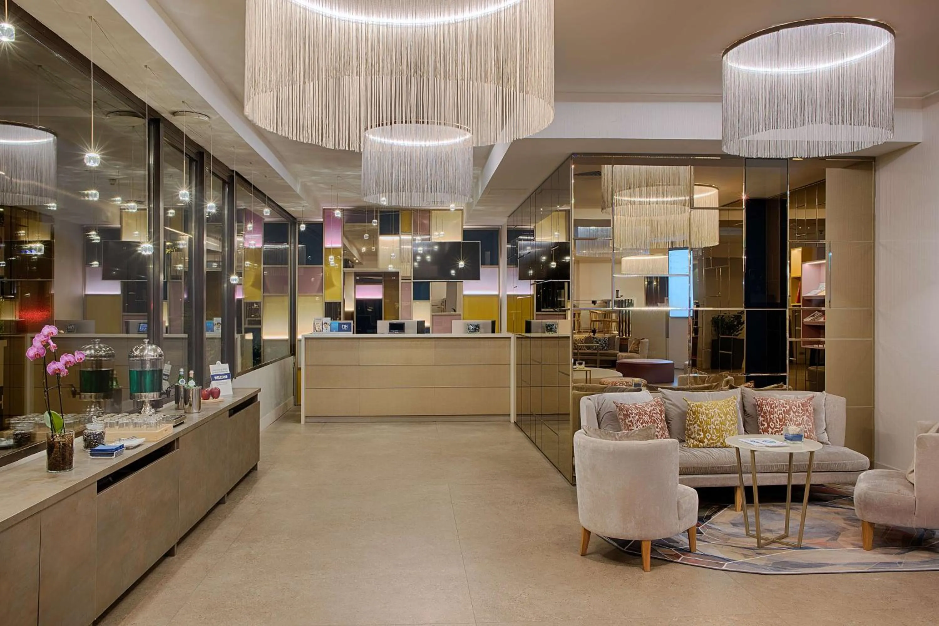 Lobby or reception in NH Torino Centro