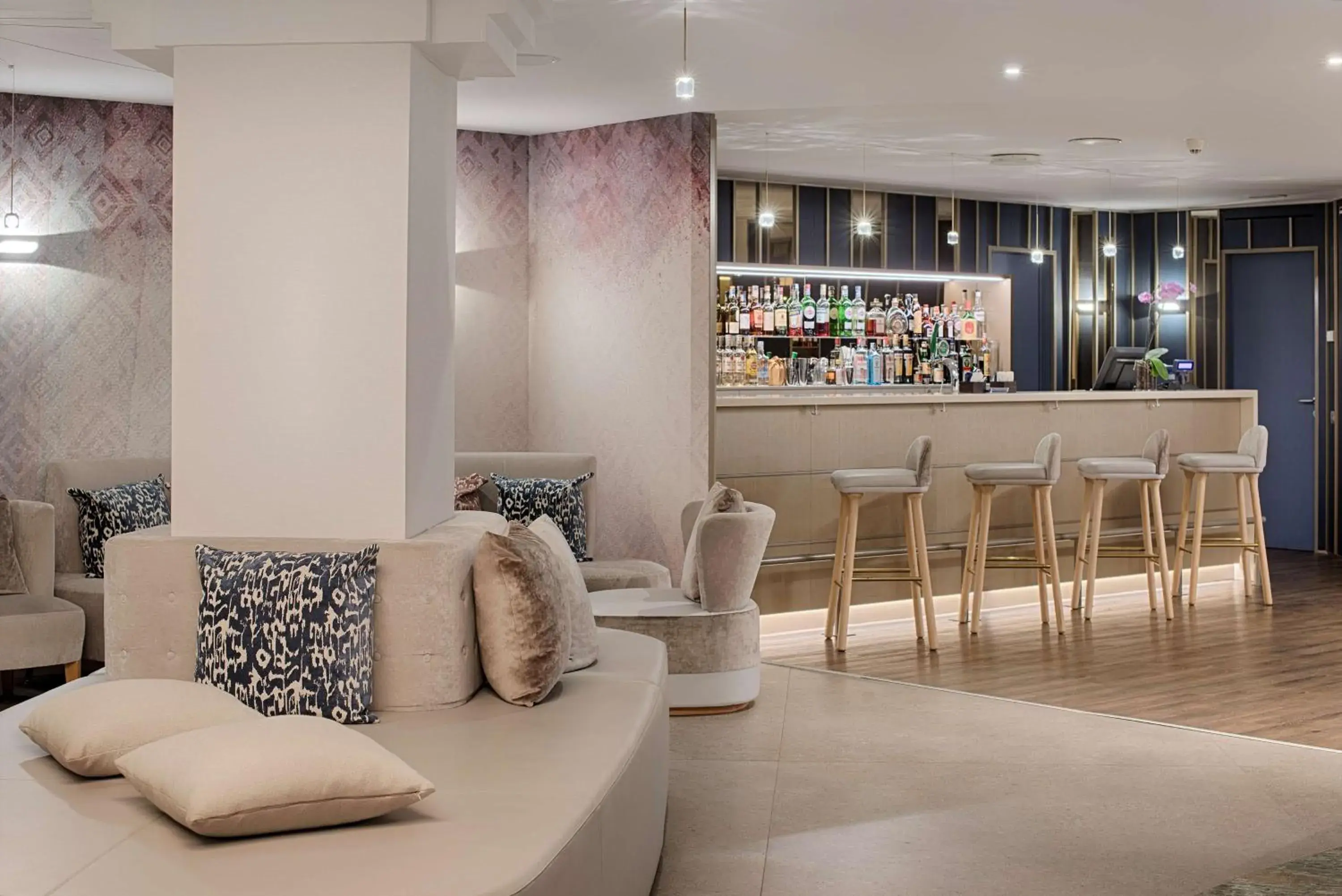 Lounge or bar in NH Torino Centro Lounge or bar in NH Torino Centro