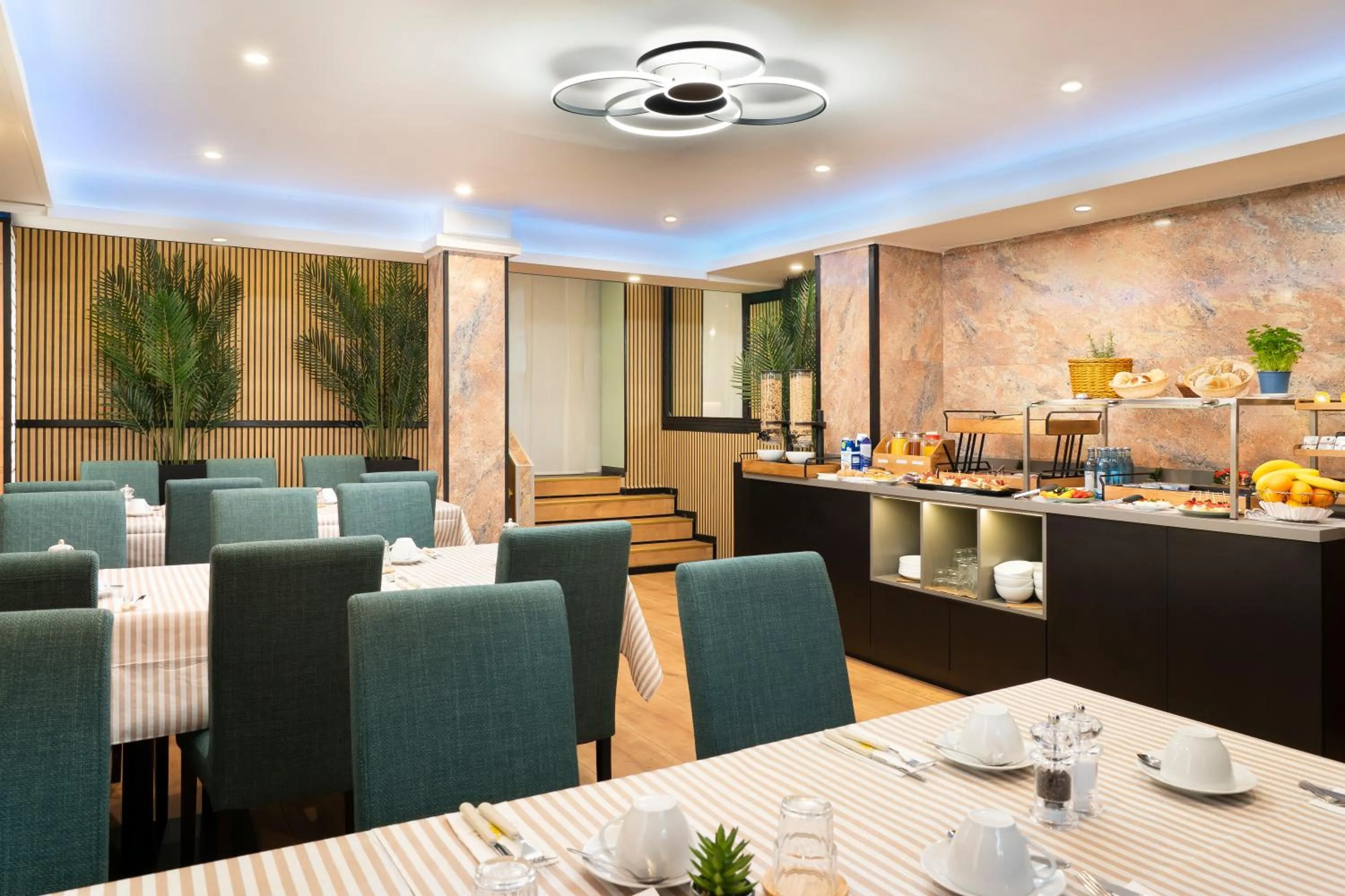 Restaurant/places to eat in Sophien Hotel
