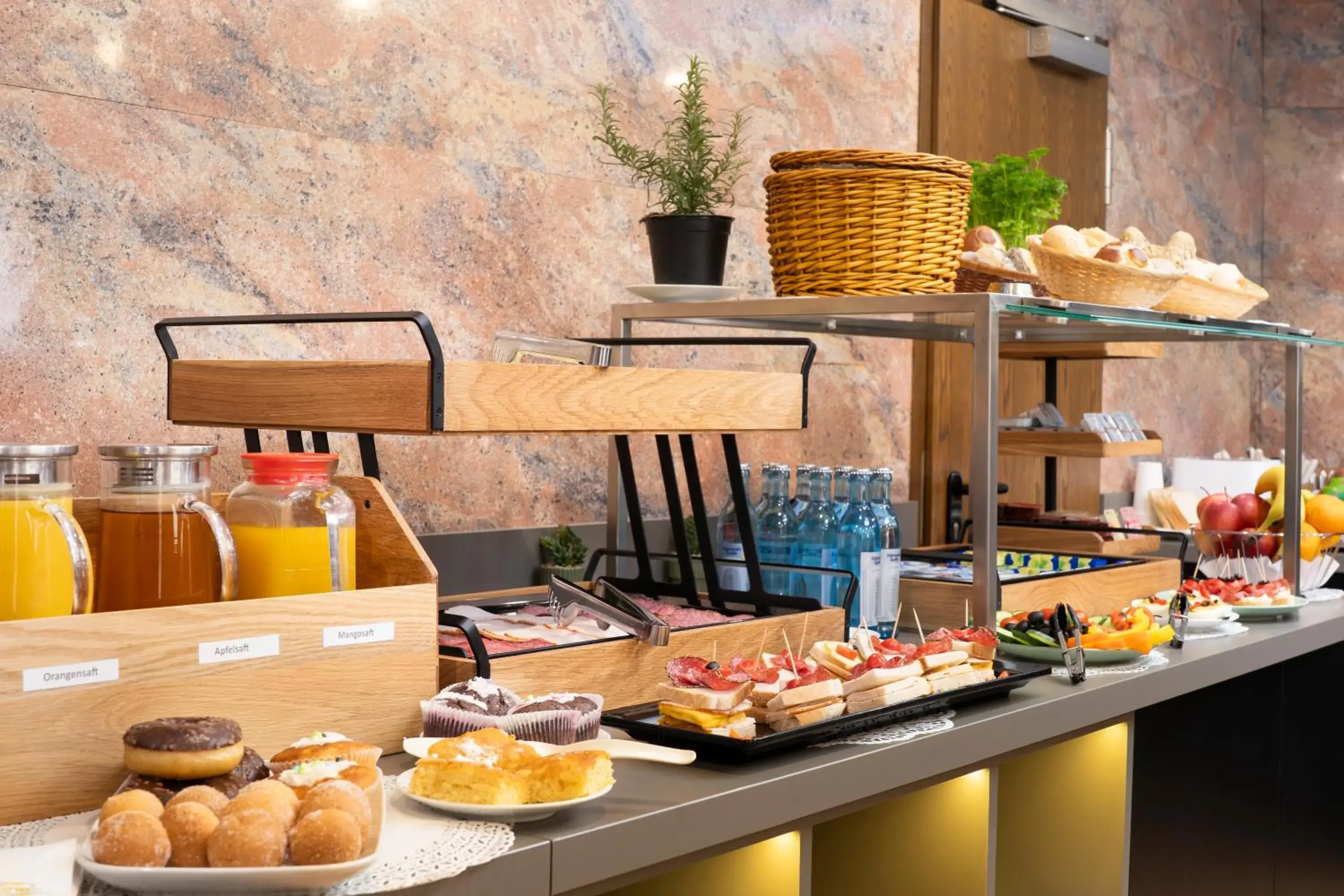 Food and drinks in Sophien Hotel Food and drinks in Sophien Hotel