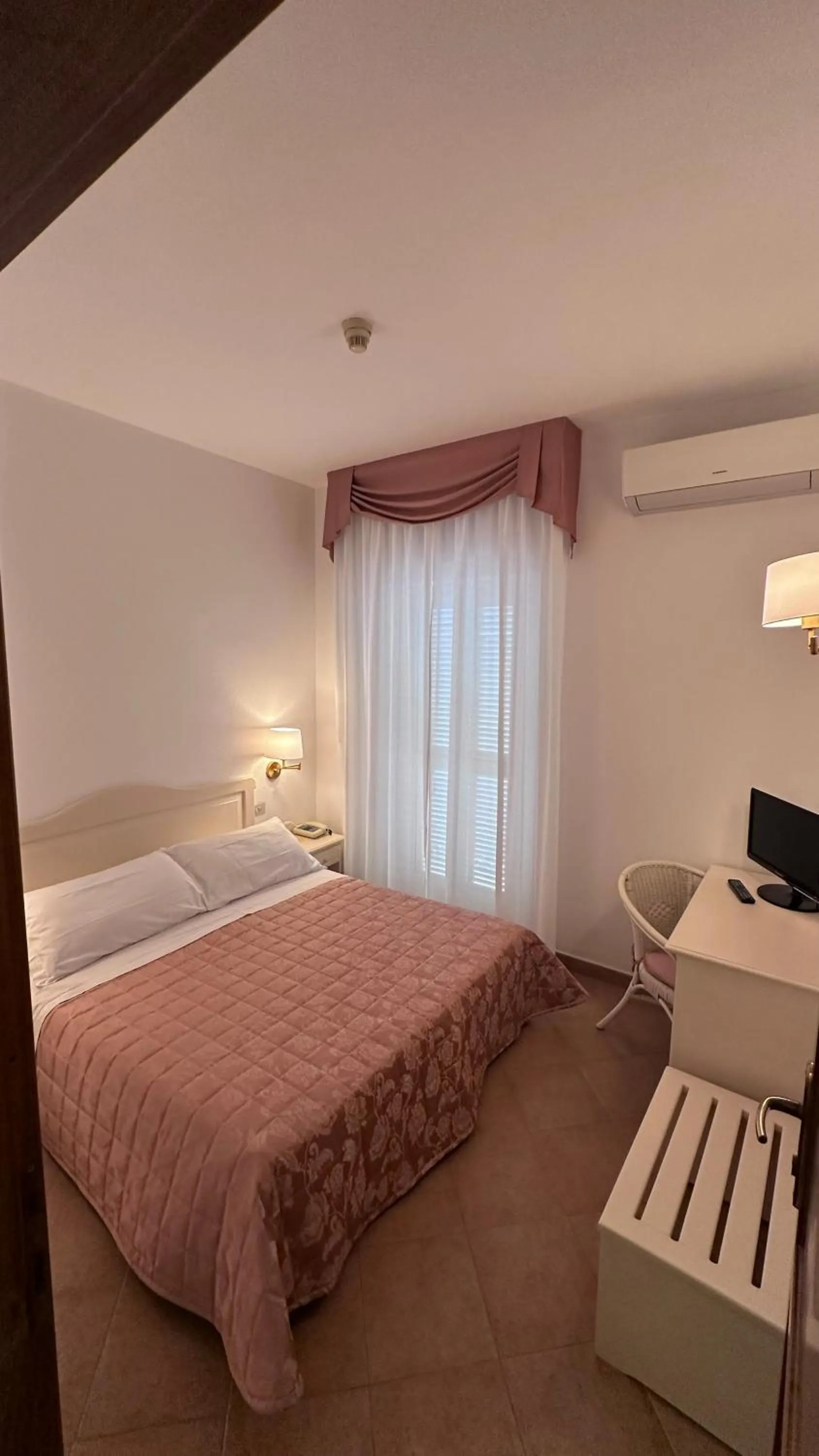 Bed in Hotel Terranova