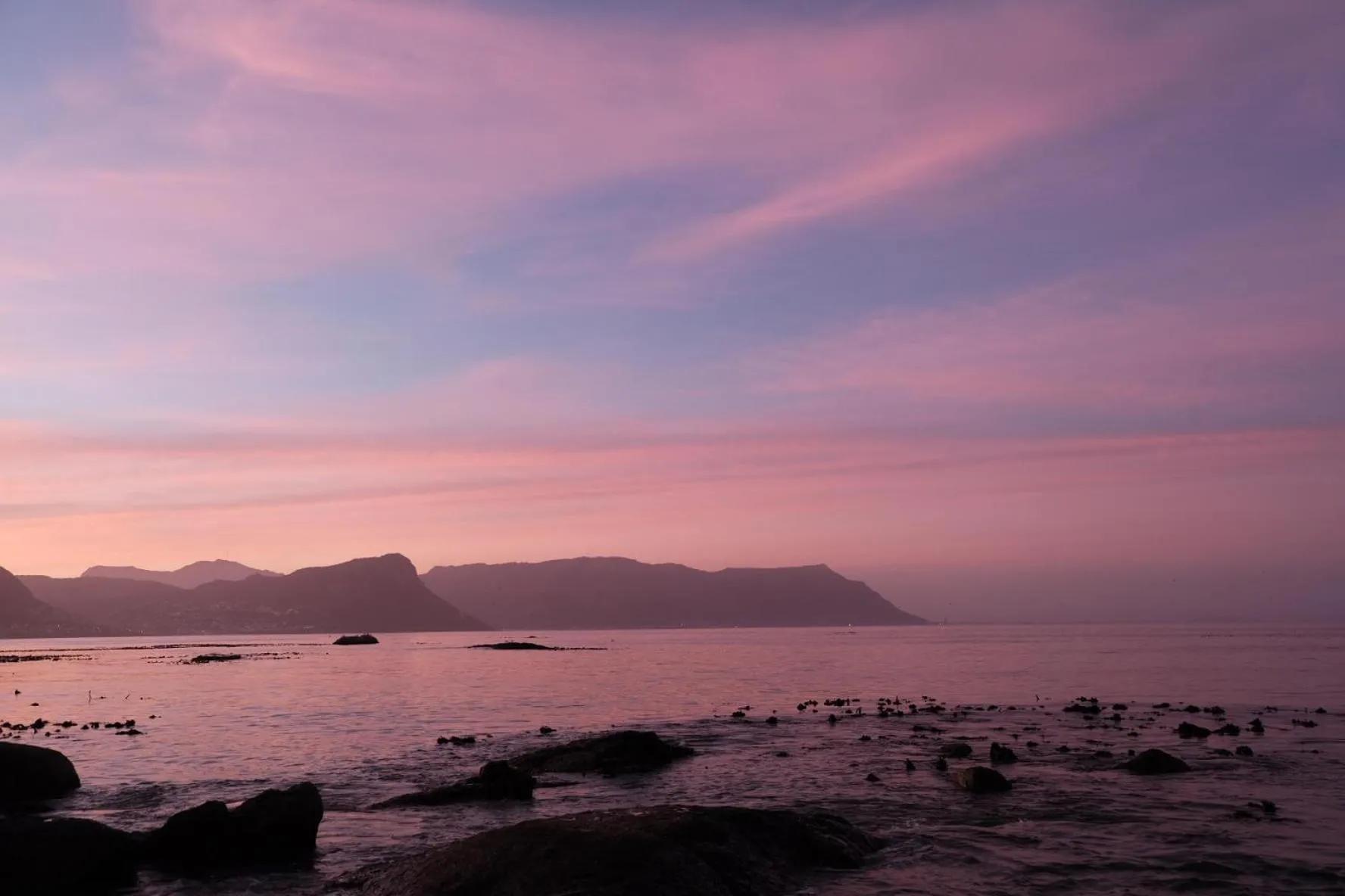 Beach in Penguin Haven . Luxury 2 bedroom, Boulders Beach.