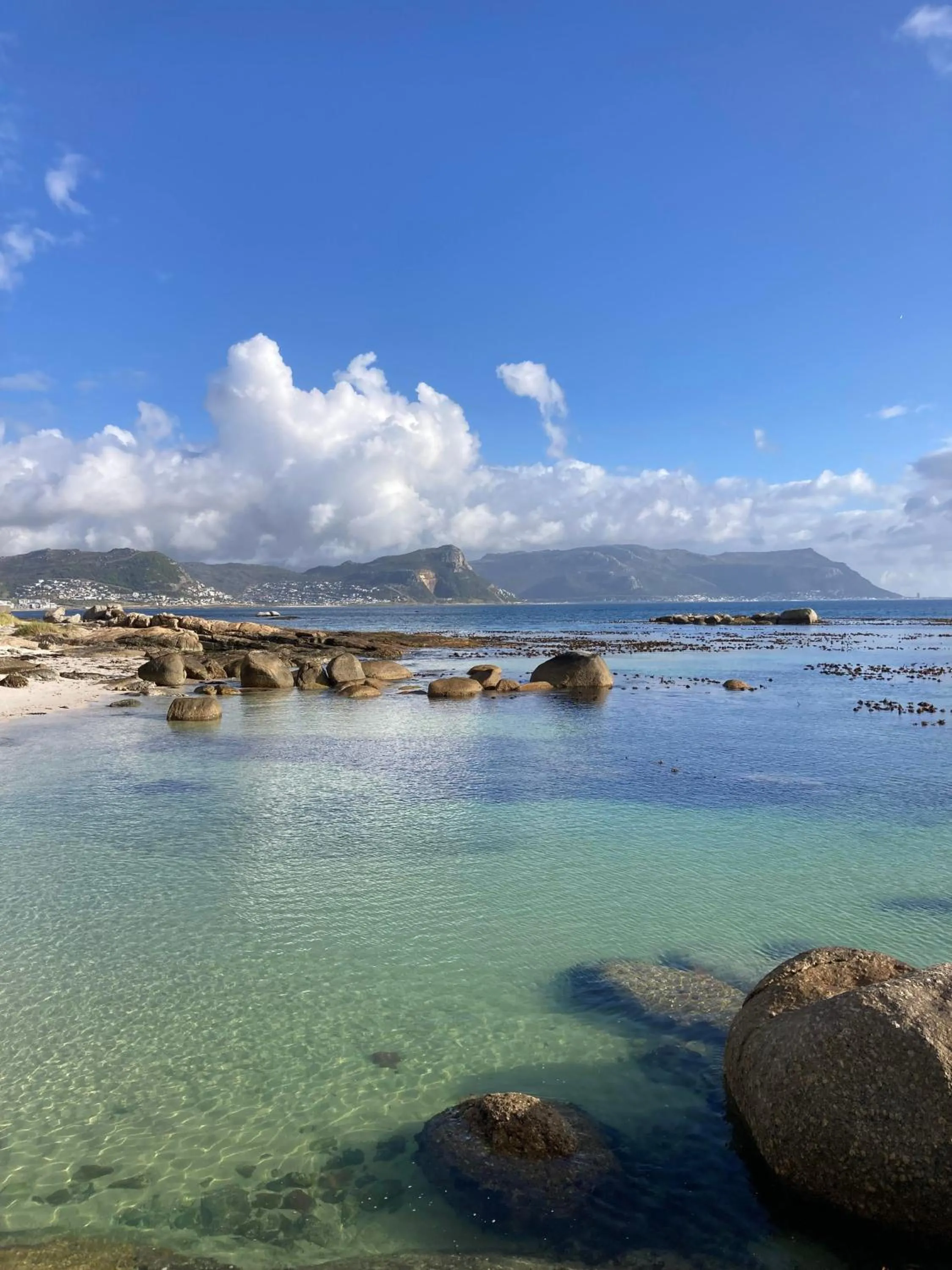 Beach in Penguin Haven . Luxury 2 bedroom, Boulders Beach.