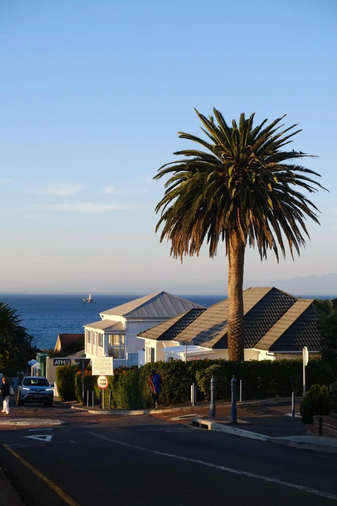 Location in Penguin Haven . Luxury 2 bedroom, Boulders Beach.