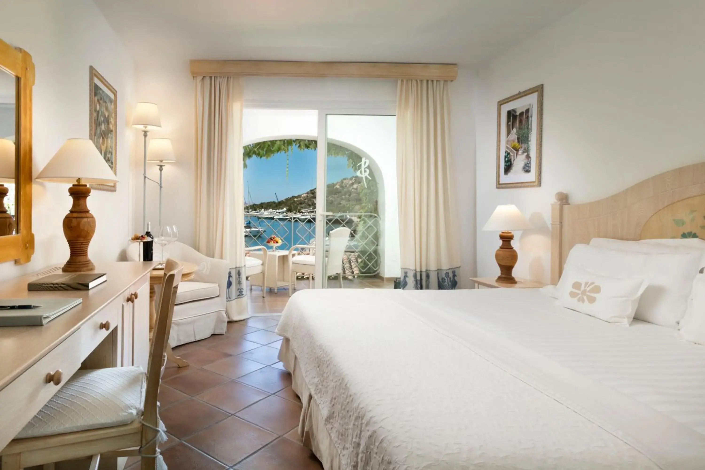 Photo of the whole room in Grand Hotel Poltu Quatu Photo of the whole room in Grand Hotel Poltu Quatu