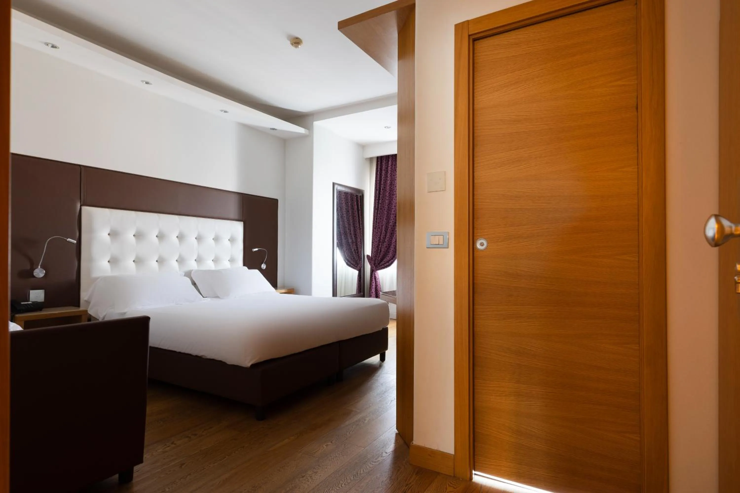 Photo of the whole room, Bed in Hotel Royal Caserta