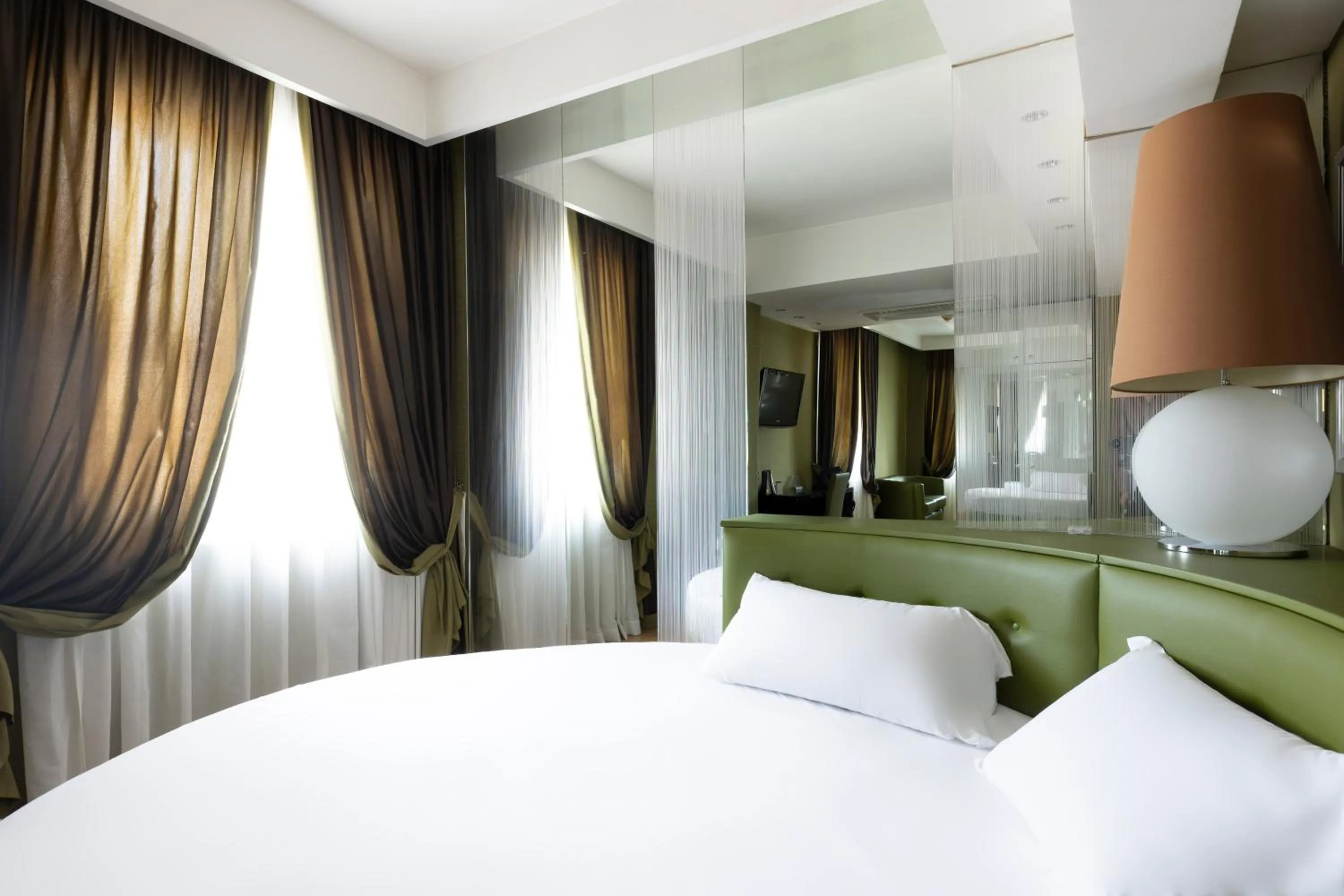 Bed in Hotel Royal Caserta