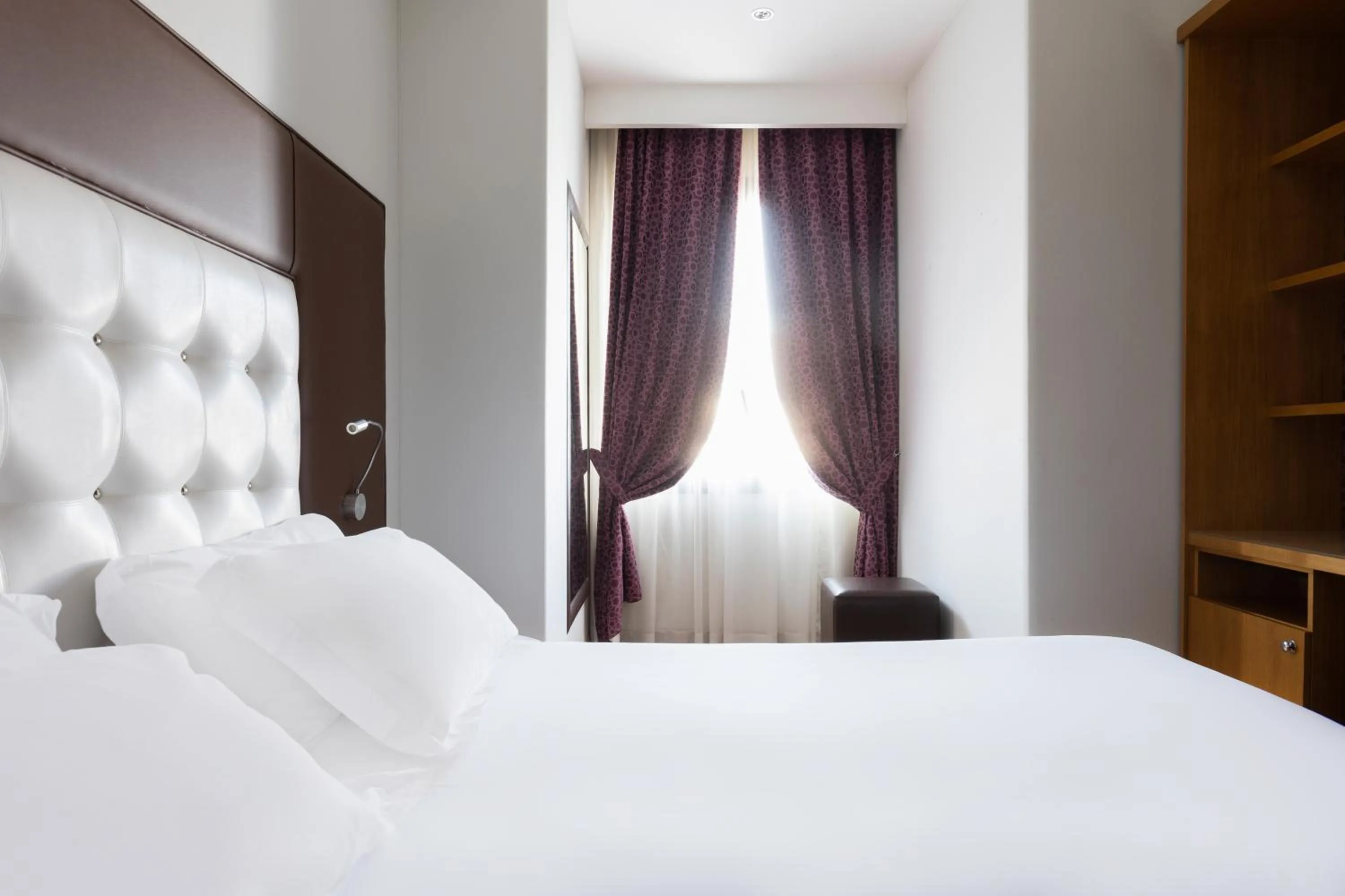 Bedroom, Bed in Hotel Royal Caserta