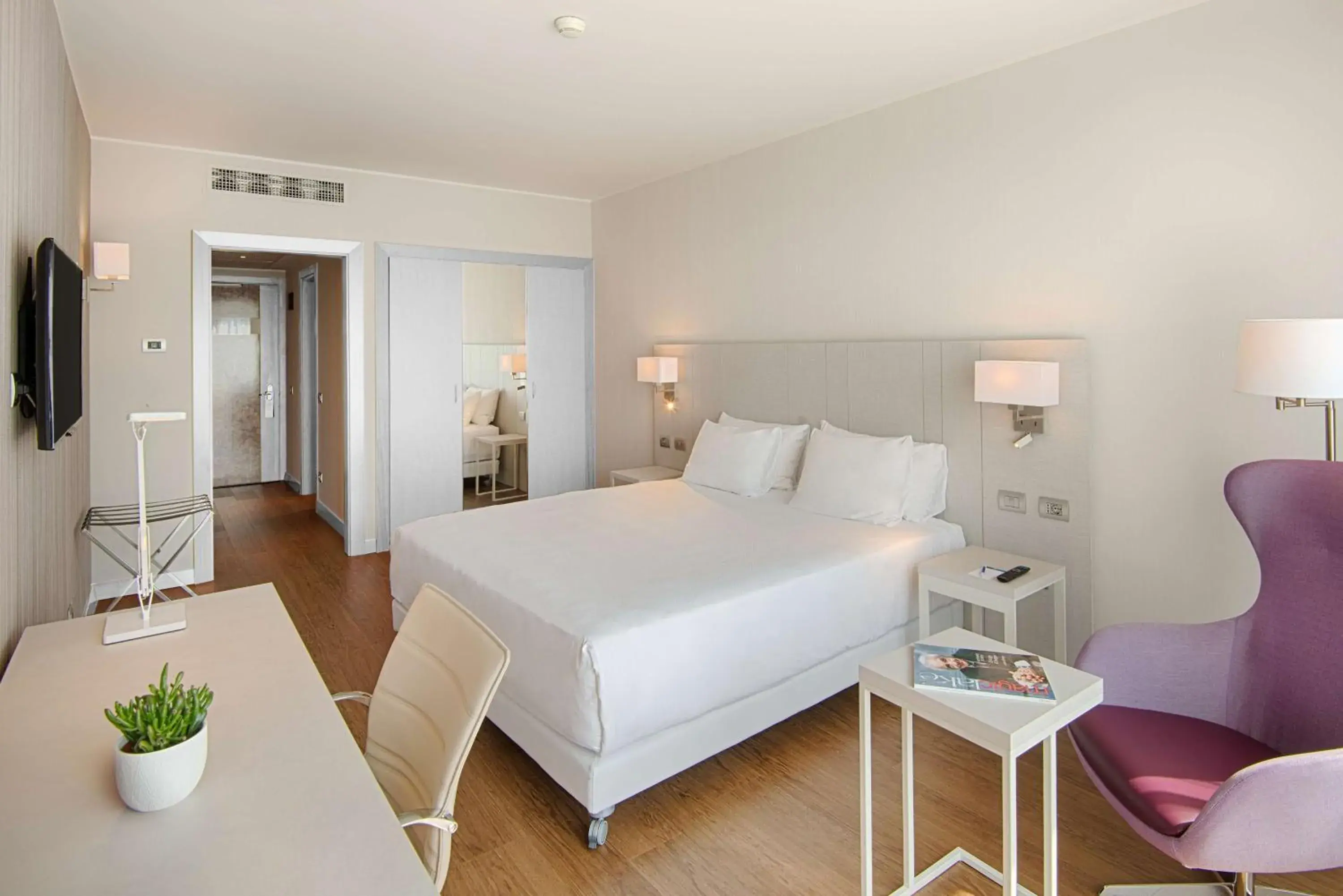 Bedroom, Bed in NH Lecco Pontevecchio Bedroom, Bed in NH Lecco Pontevecchio