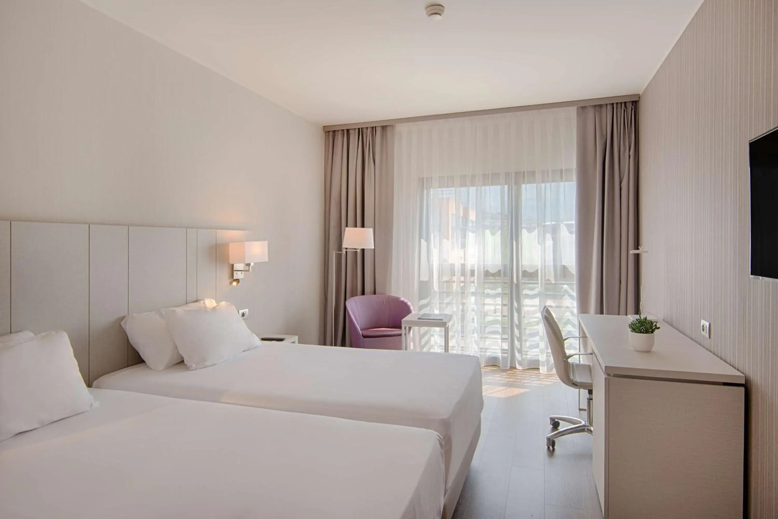 Bedroom, Bed in NH Lecco Pontevecchio Bedroom, Bed in NH Lecco Pontevecchio