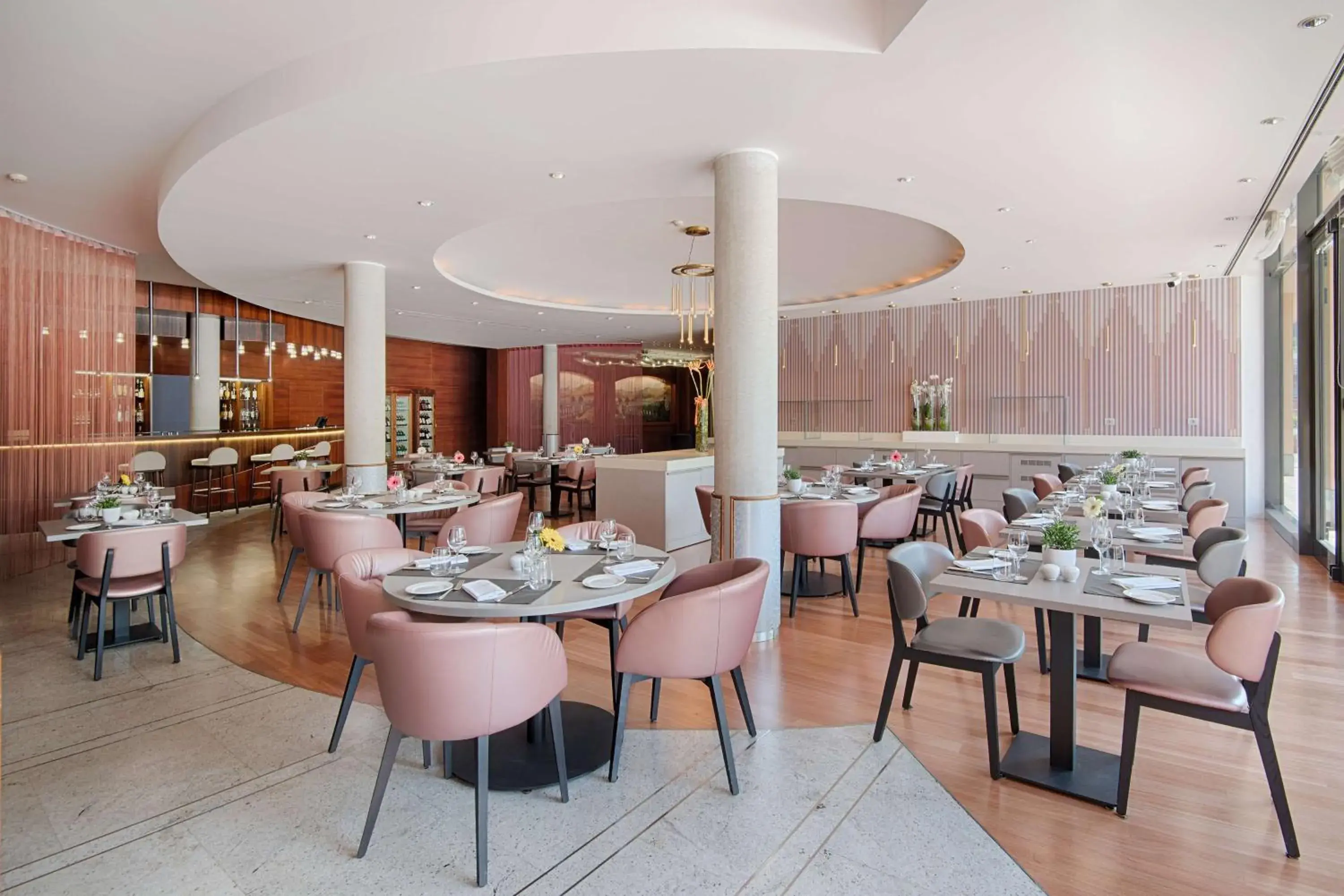 Restaurant/places to eat in NH Lecco Pontevecchio Restaurant/places to eat in NH Lecco Pontevecchio