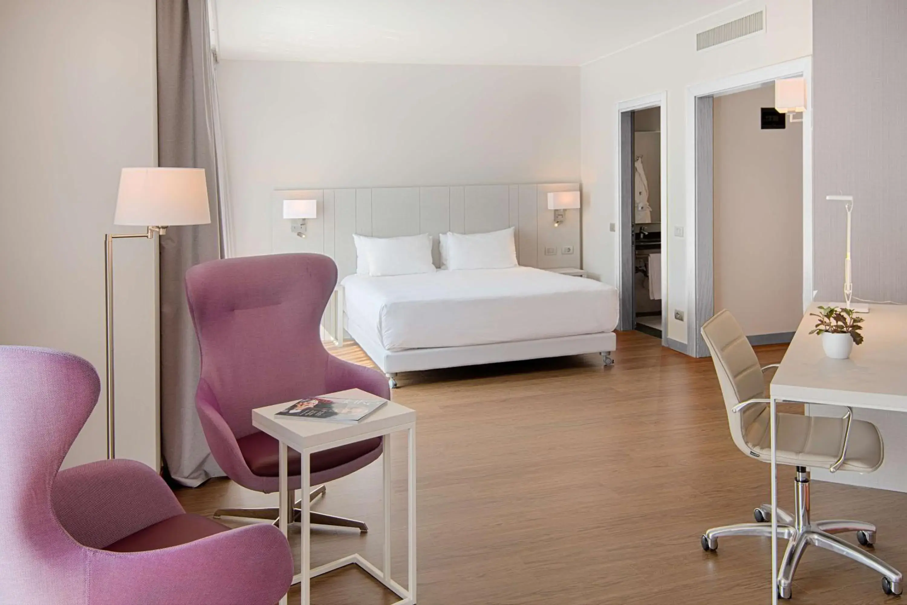 Bedroom, Bed in NH Lecco Pontevecchio Bedroom, Bed in NH Lecco Pontevecchio