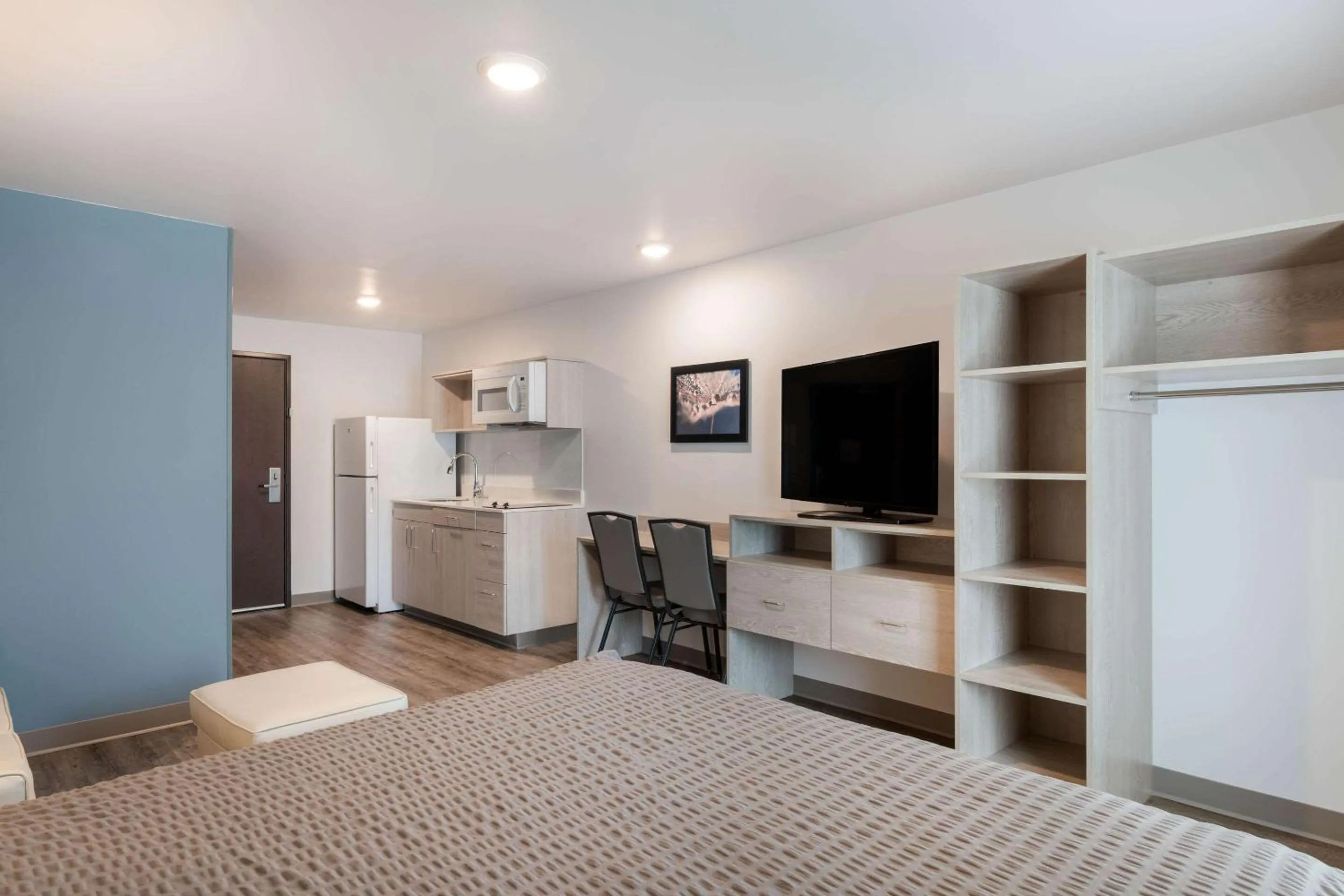 Bedroom, Bed in WoodSpring Suites Concord-Charlotte Speedway