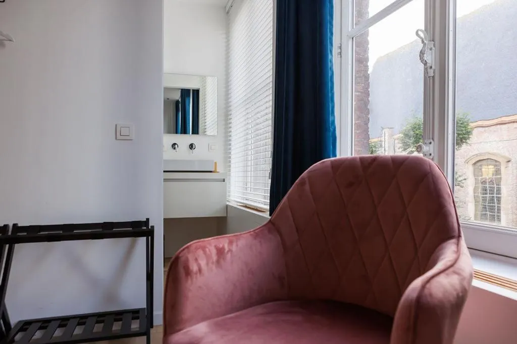 hair dresser in APL8 St-Anna B&B