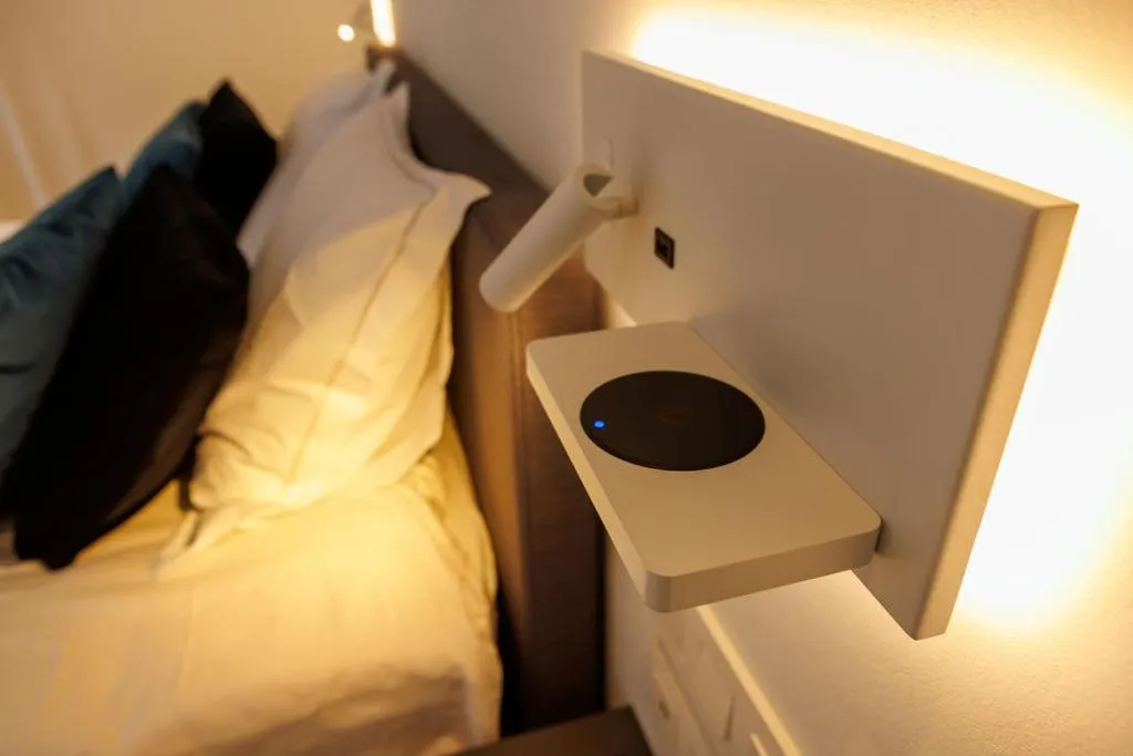 TV and multimedia, Bed in APL8 St-Anna B&B