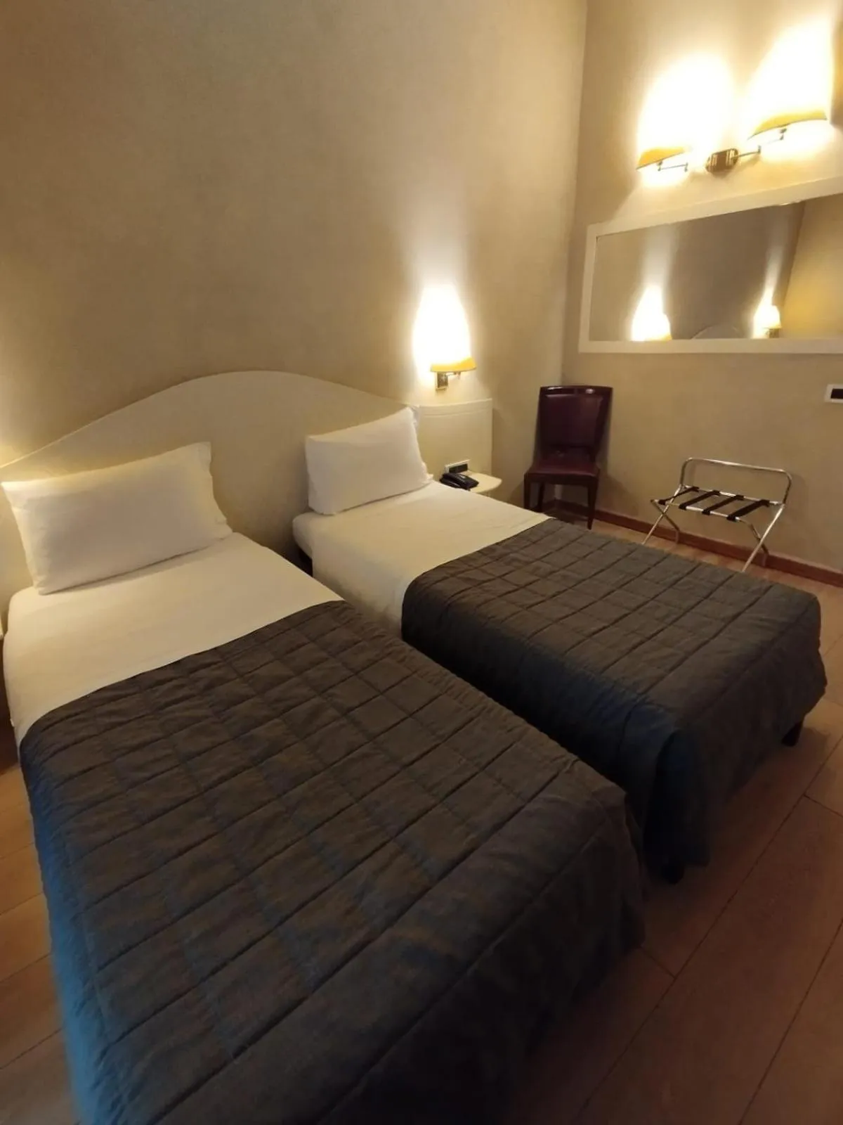 View (from property/room), Bed in Hotel Continental