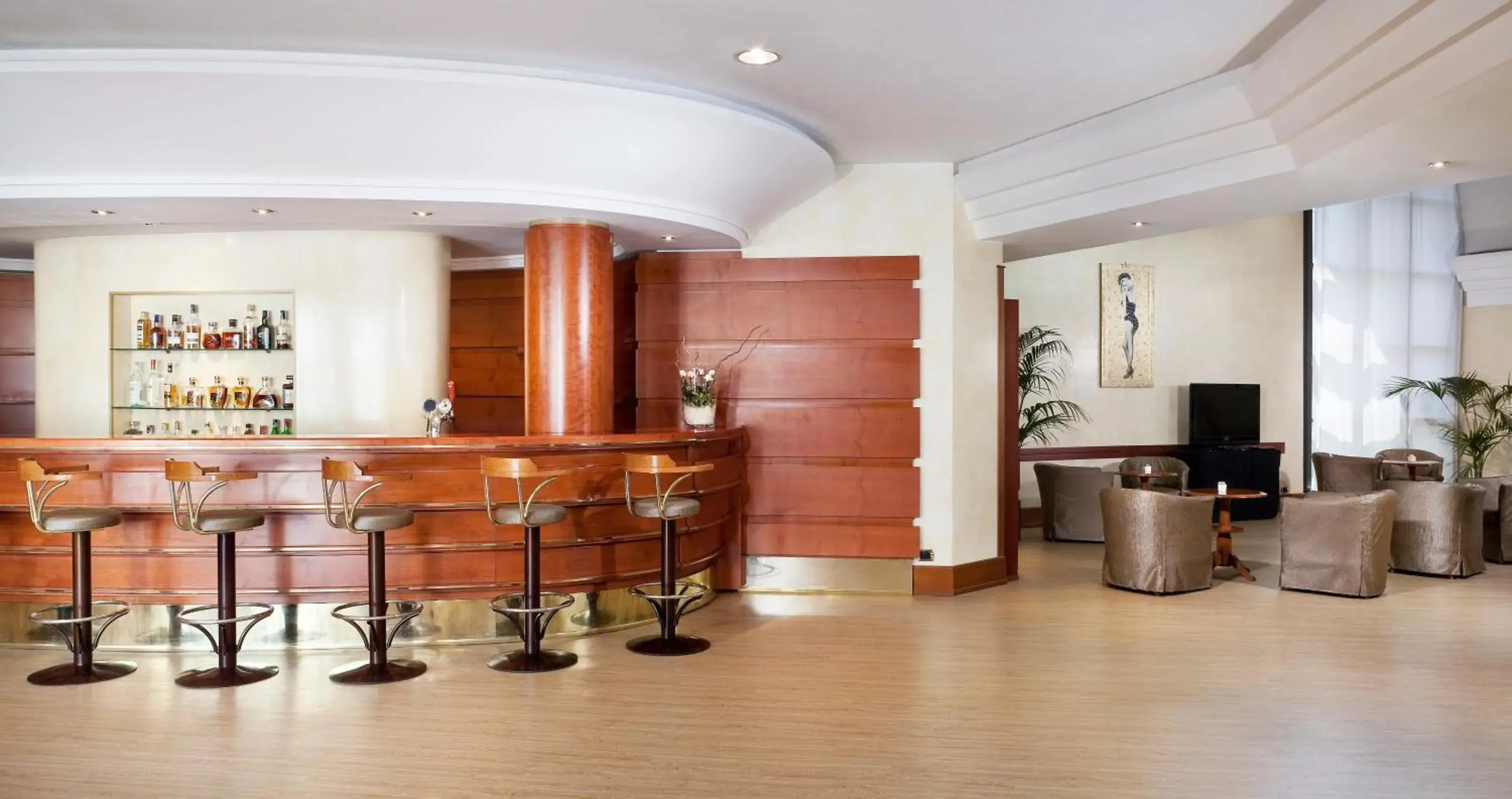 Lounge or bar in Hotel Roma Aurelia Antica Lounge or bar in Hotel Roma Aurelia Antica