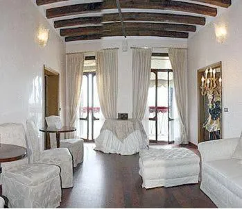 Photo of the whole room, Bed in La Rosa dei Venti