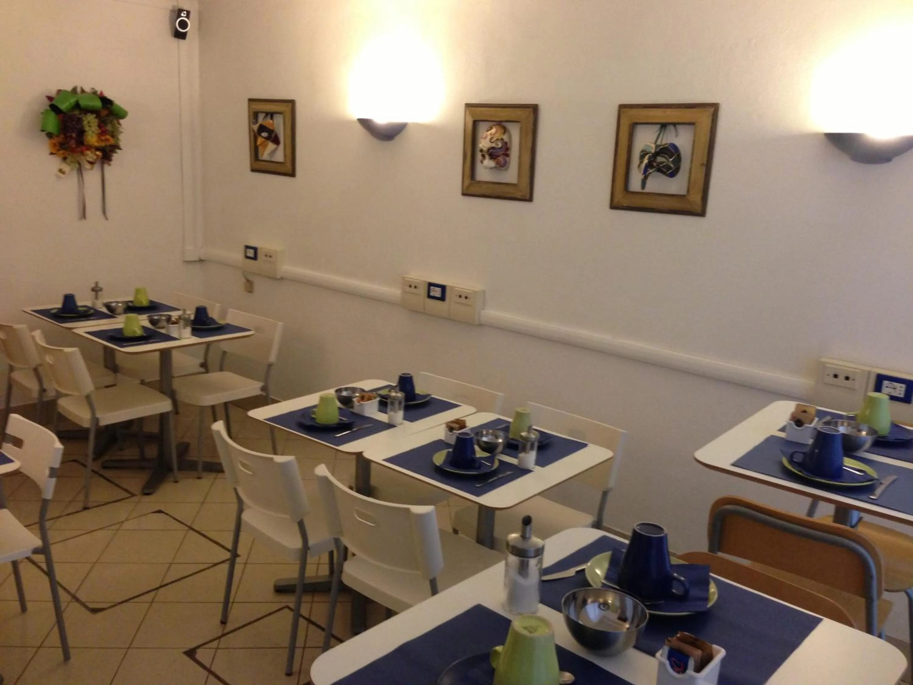 Restaurant/places to eat in Hotel Caprera