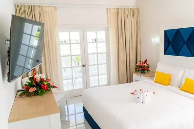 Bed in The SoCo House - All-Inclusive Bed in The SoCo House - All-Inclusive