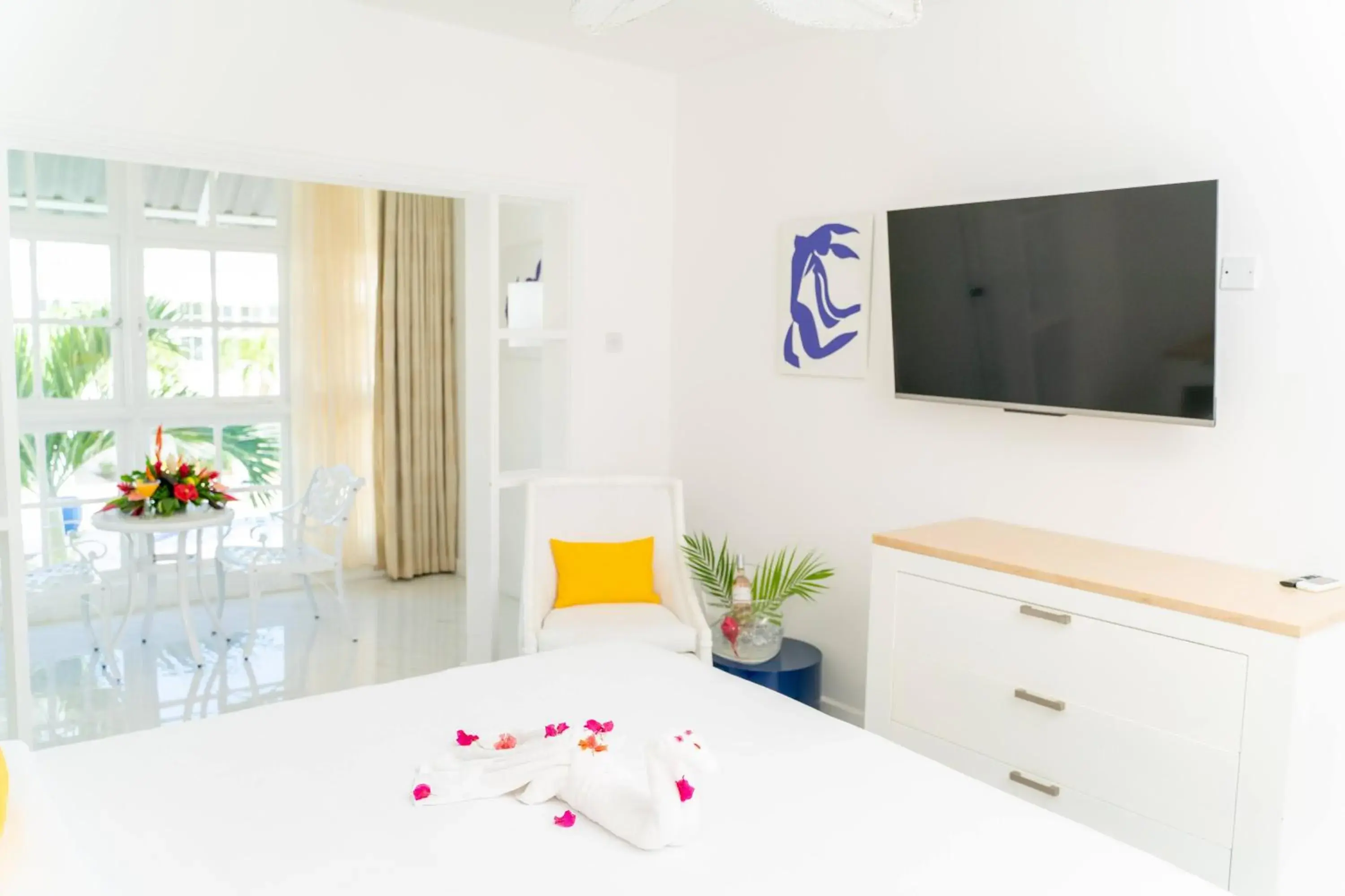 Bed in The SoCo House - All-Inclusive Bed in The SoCo House - All-Inclusive