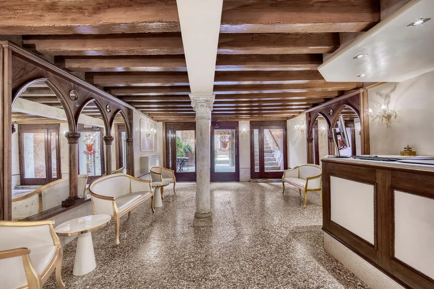 Lobby or reception in Hotel Pausania