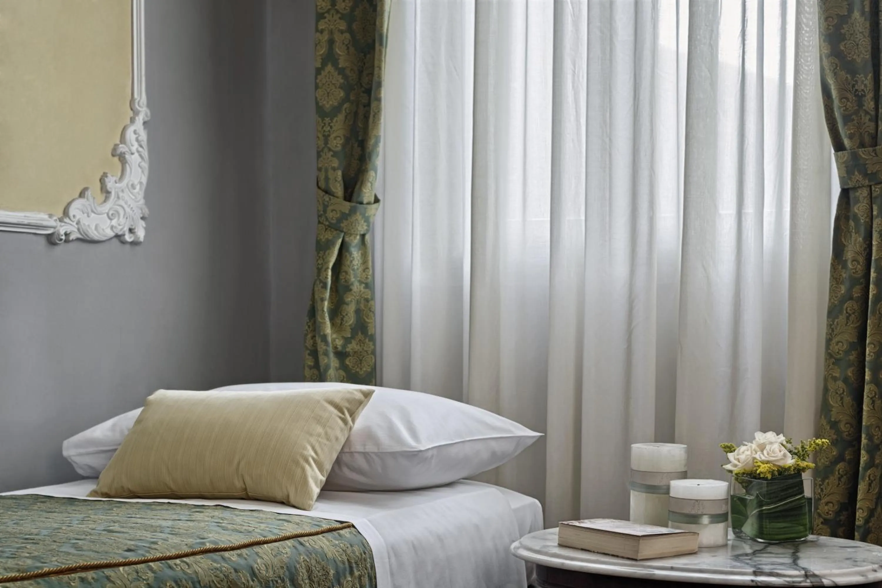 Decorative detail, Bed in Hotel Pausania