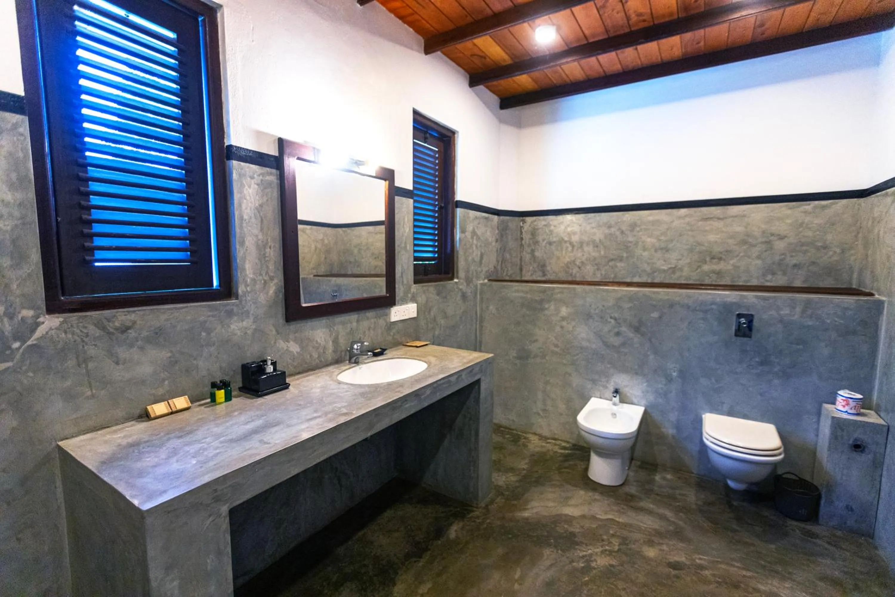 THE Mangrove cave Hotel