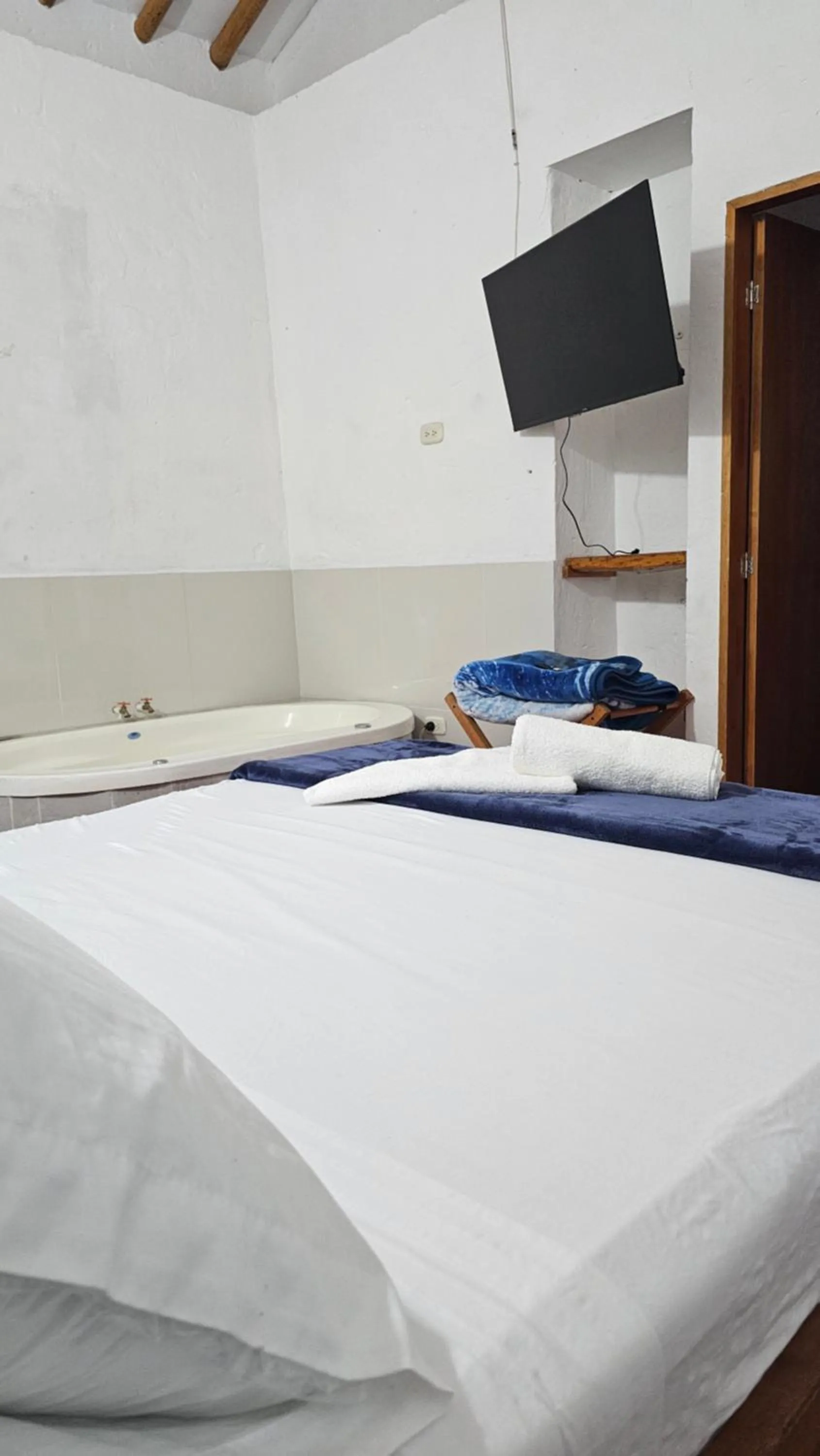 TV and multimedia, Bed in HOSTERÍA BRISAS DEL RÍO
