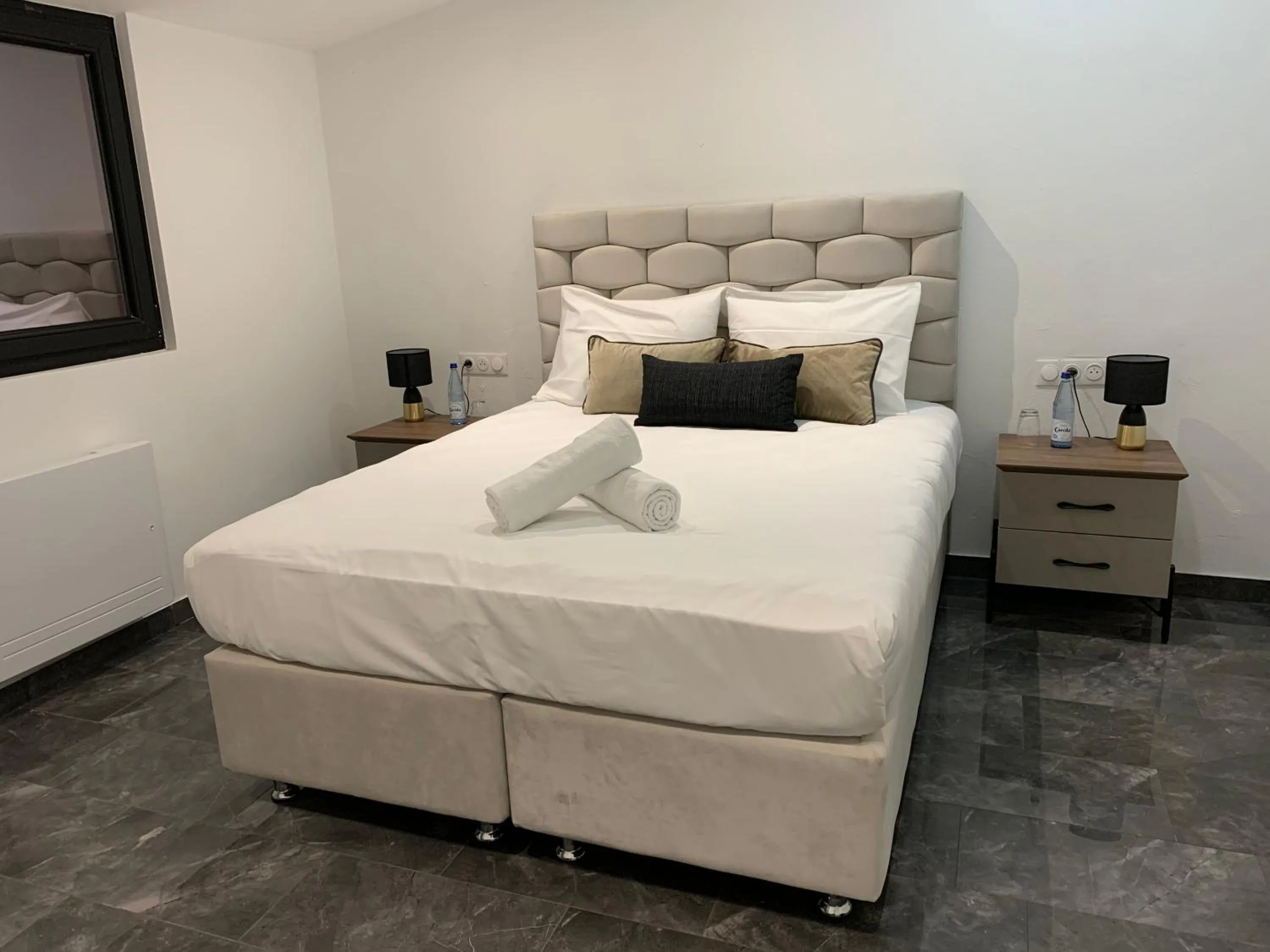 Bed in Hôtel Parc Les Cigognes - Albé