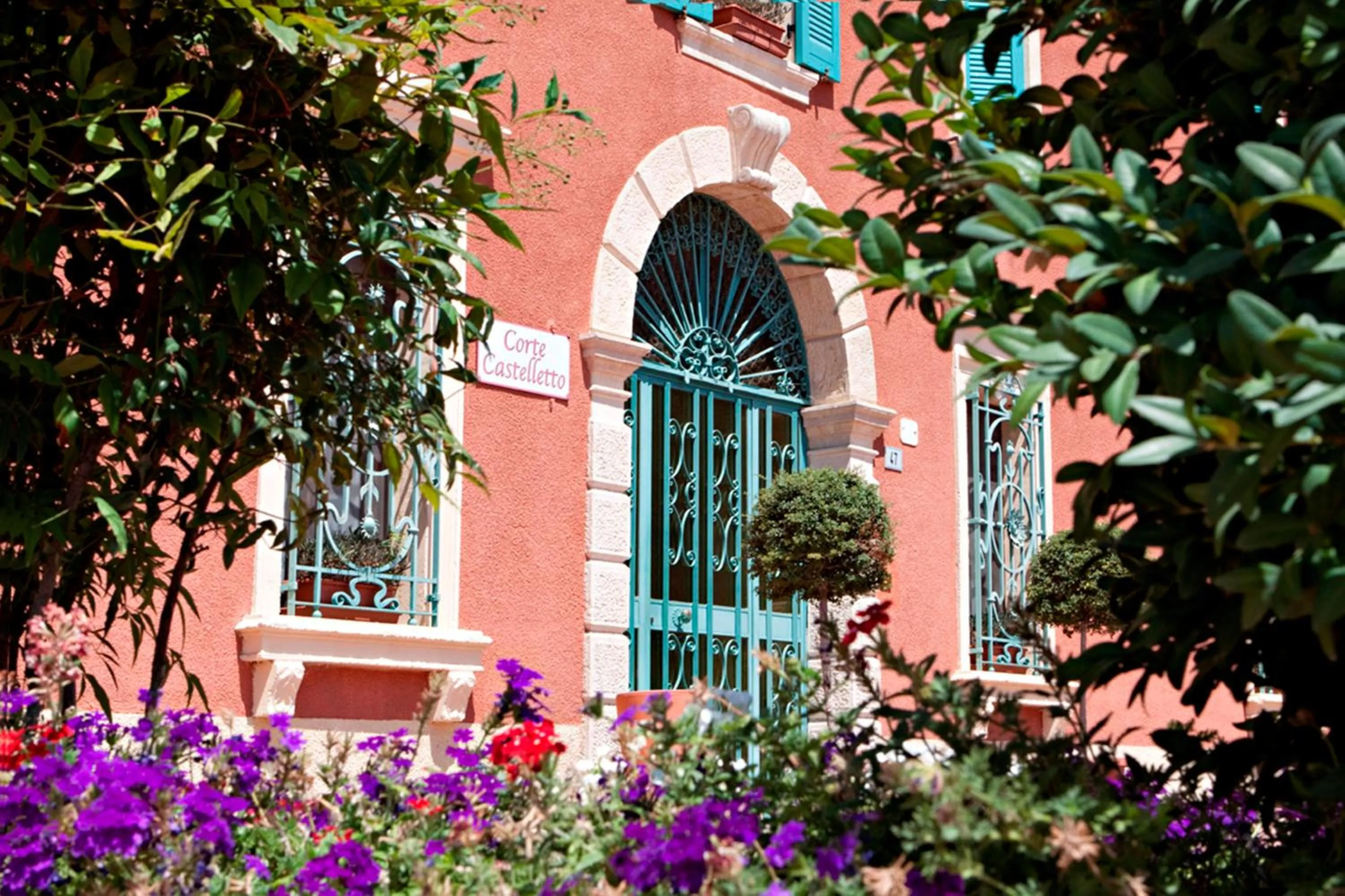 Property building in Corte Castelletto