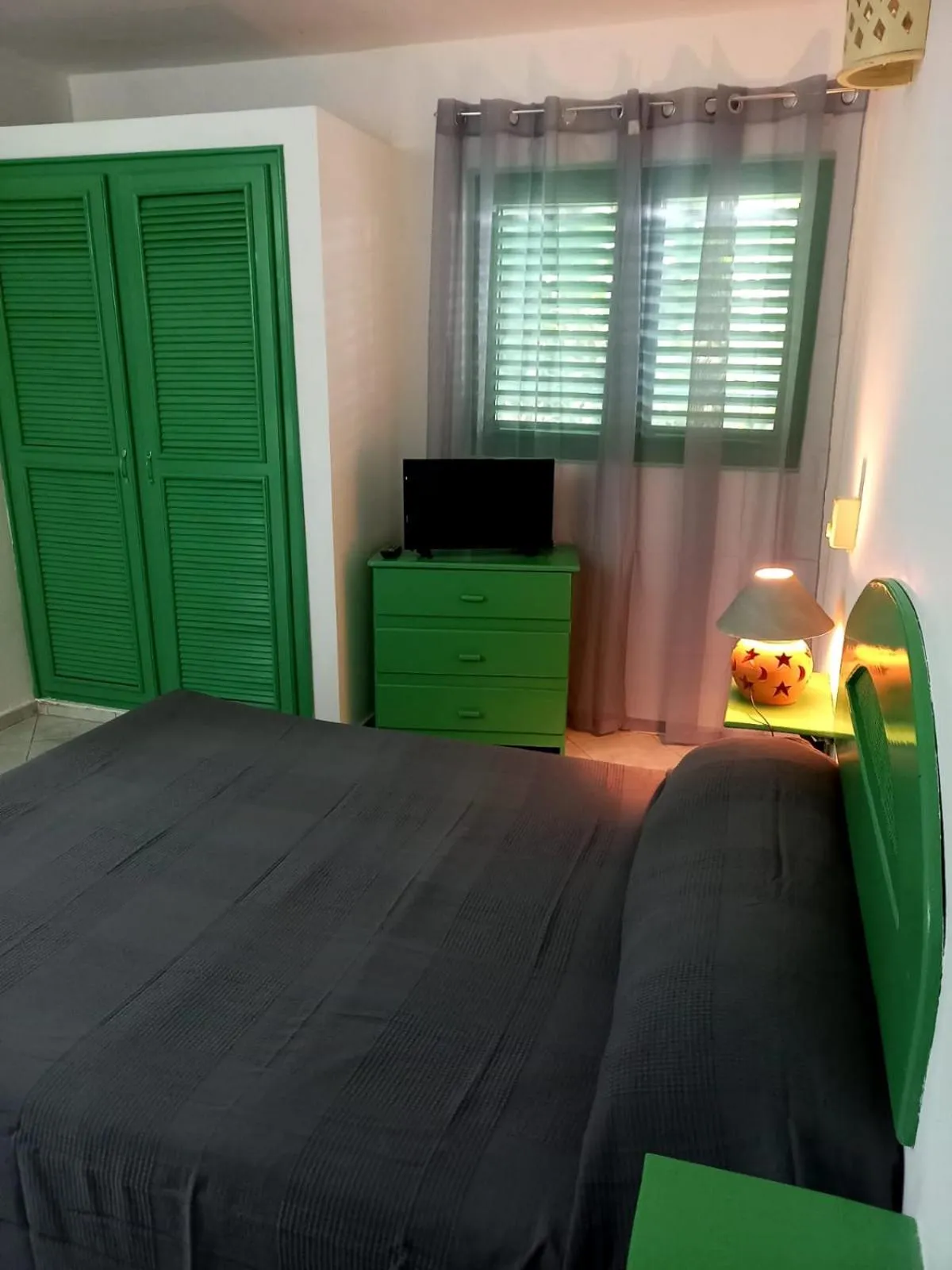 Photo of the whole room, Bed in Residence Nord Est