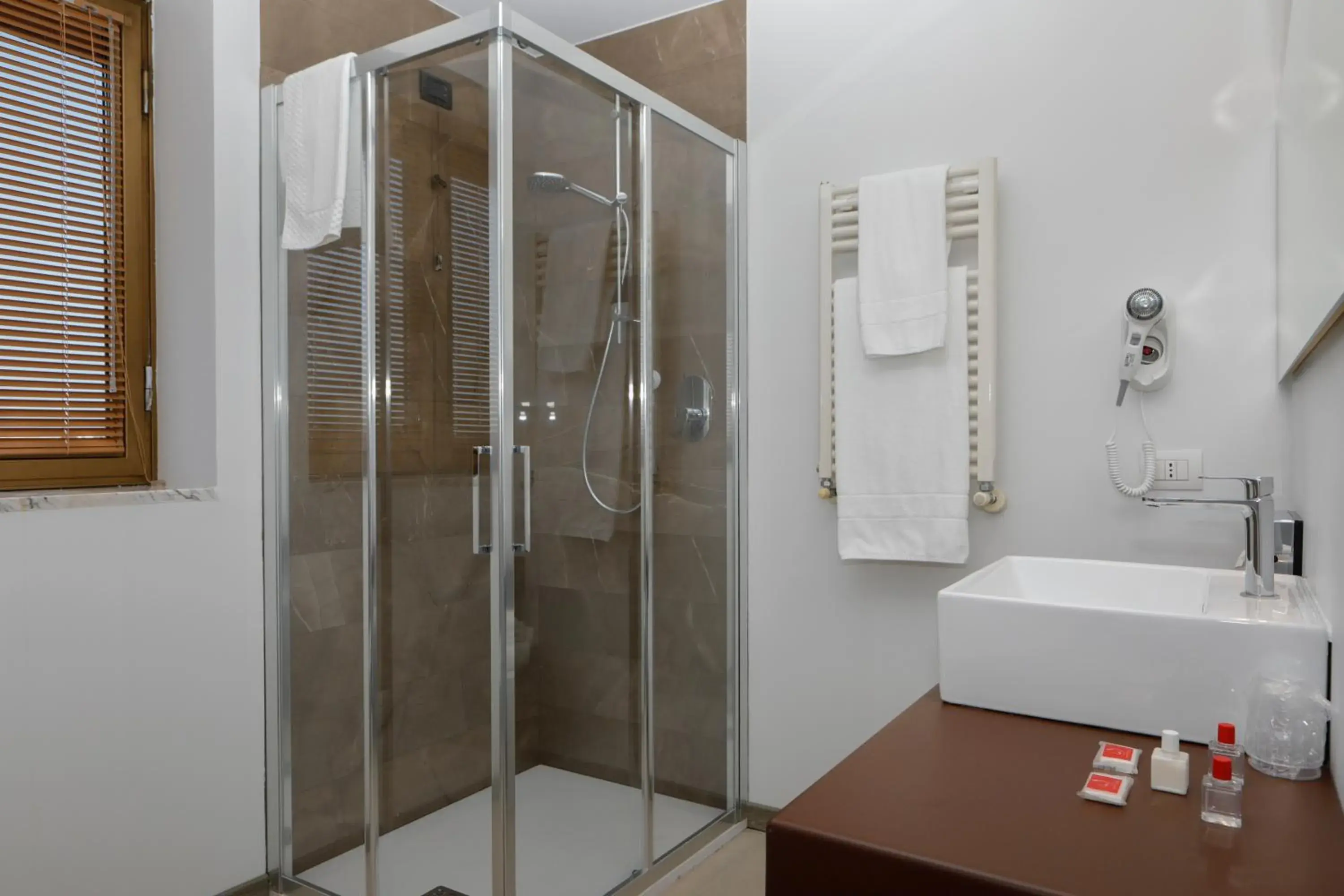 Bathroom in Hotel Lancaster Bathroom in Hotel Lancaster