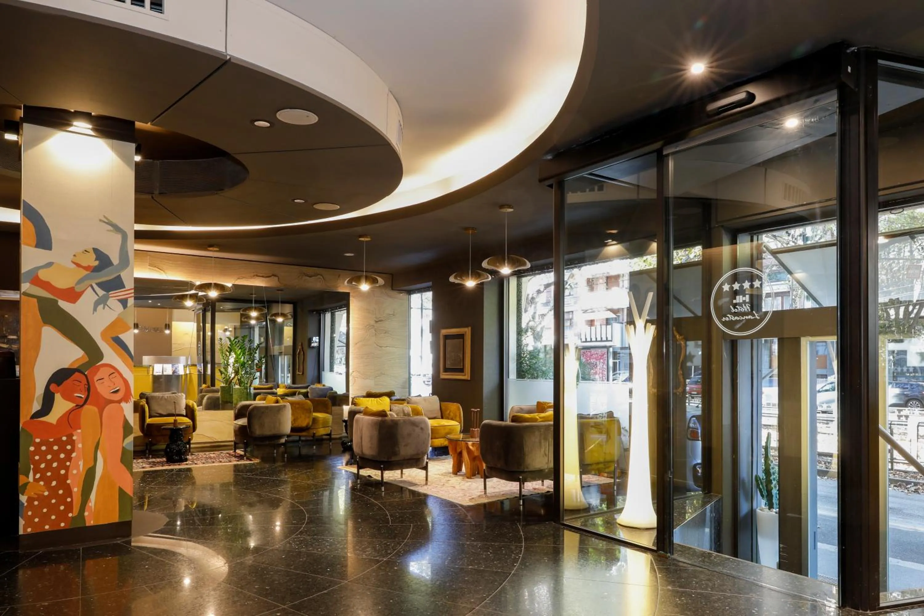 Seating area in Hotel Lancaster