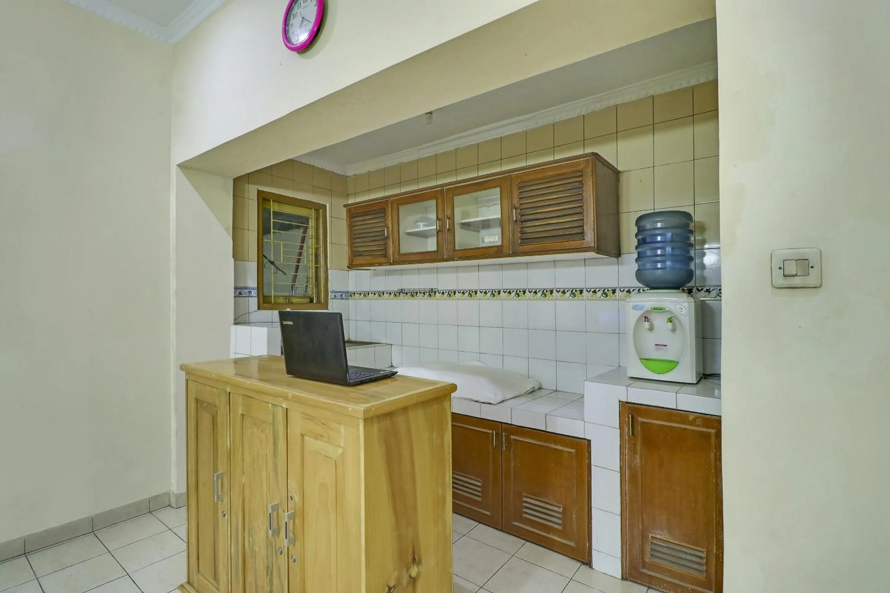 Lobby or reception in Hotel O My Guest House Syariah